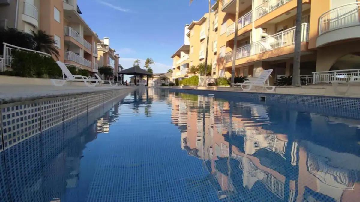 CONDOMÍNIO ENCANTADOR a 100 m PRAIA INGLESES NORTE