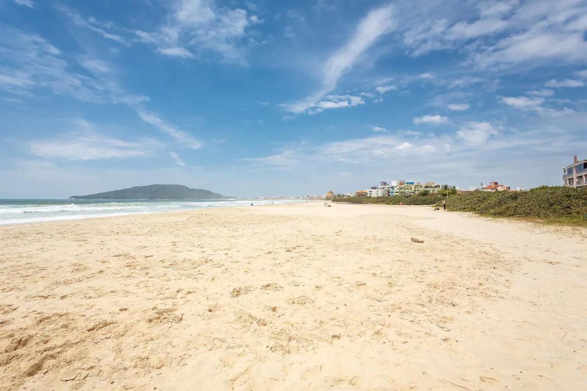 CONDOMÍNIO ENCANTADOR a 100 m PRAIA INGLESES NORTE