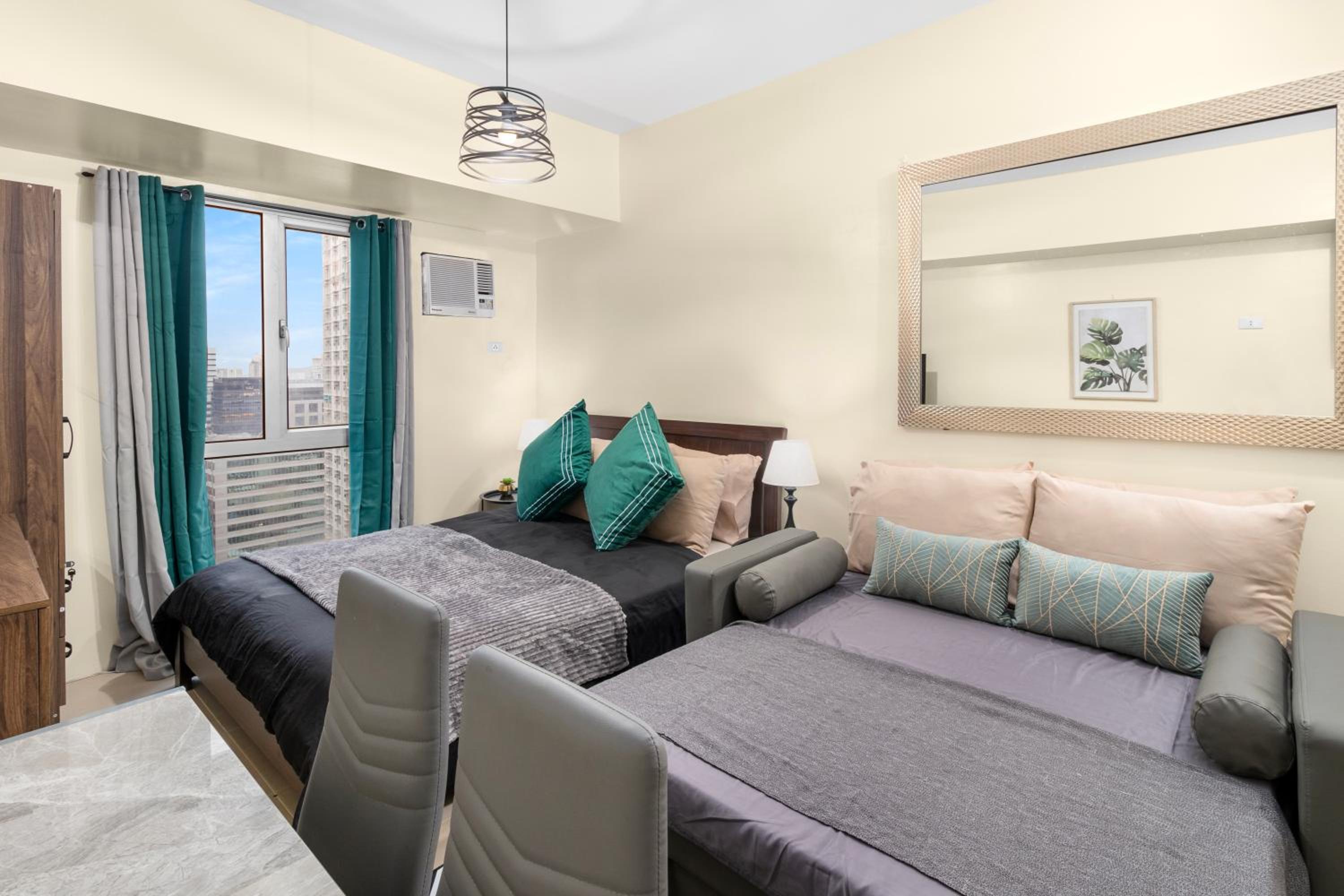Spacious 1BR in Cebu IT park - Top Location view 3