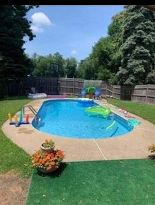 Cozy 2-Bedroom Apartment with Summer Pool Access view 2