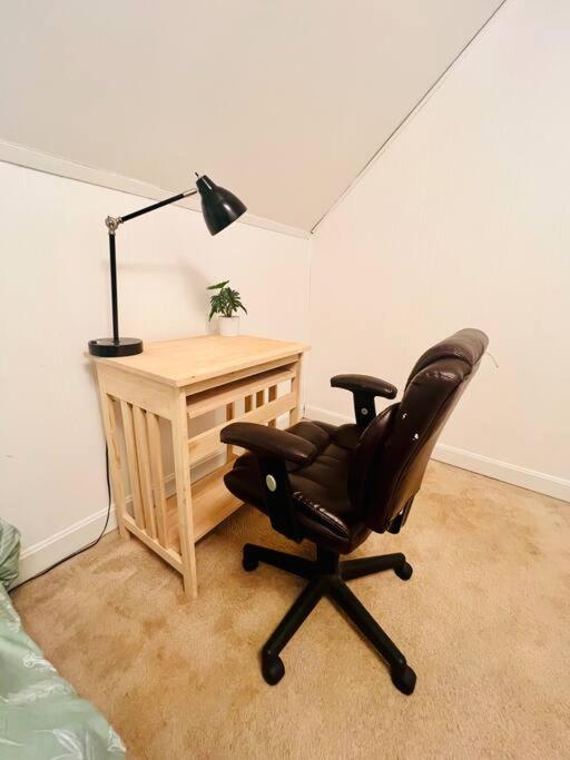 Cozy 2-Bedroom Apartment with Summer Pool Access view 3