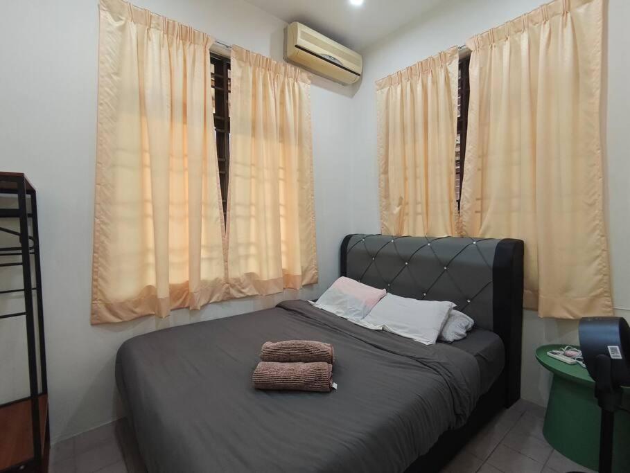 4 rooms 3 baths Semi D Batu Ferringi Town photo 6