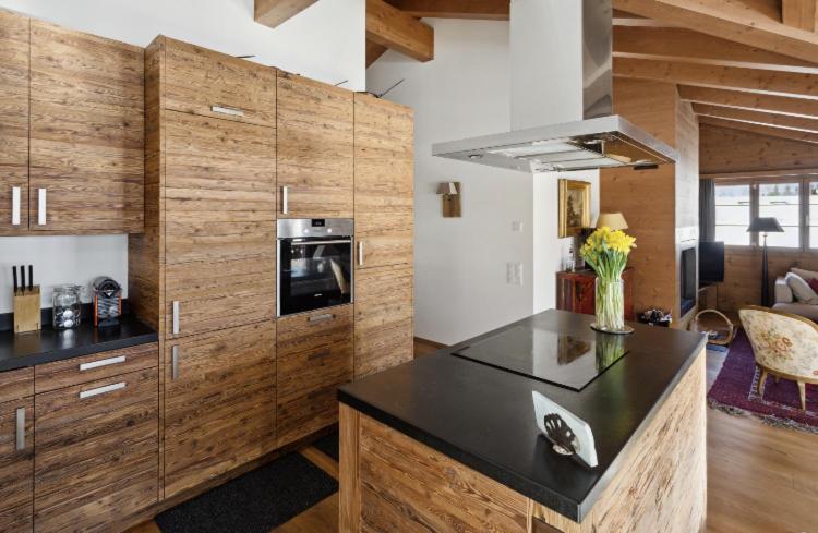 Neue Wohnung mit drei Schlafzimmern in Gsteig bei Gstaad