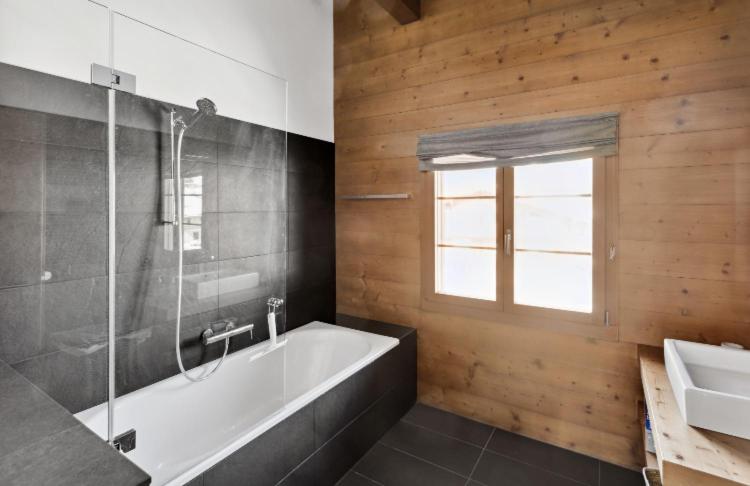Neue Wohnung mit drei Schlafzimmern in Gsteig bei Gstaad