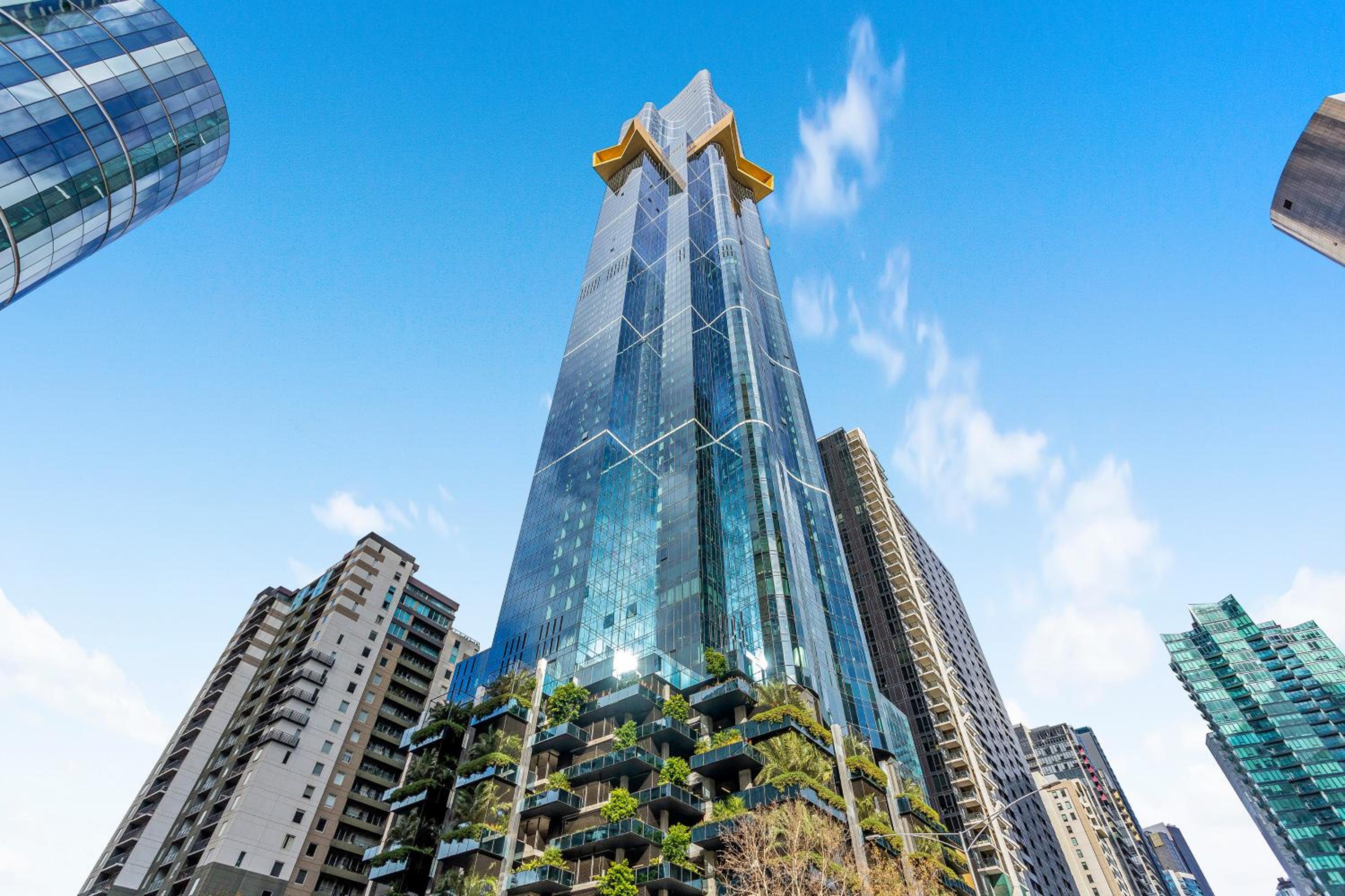 Aus108 - 1BR with breathtaking city views near crown walk to CBD
