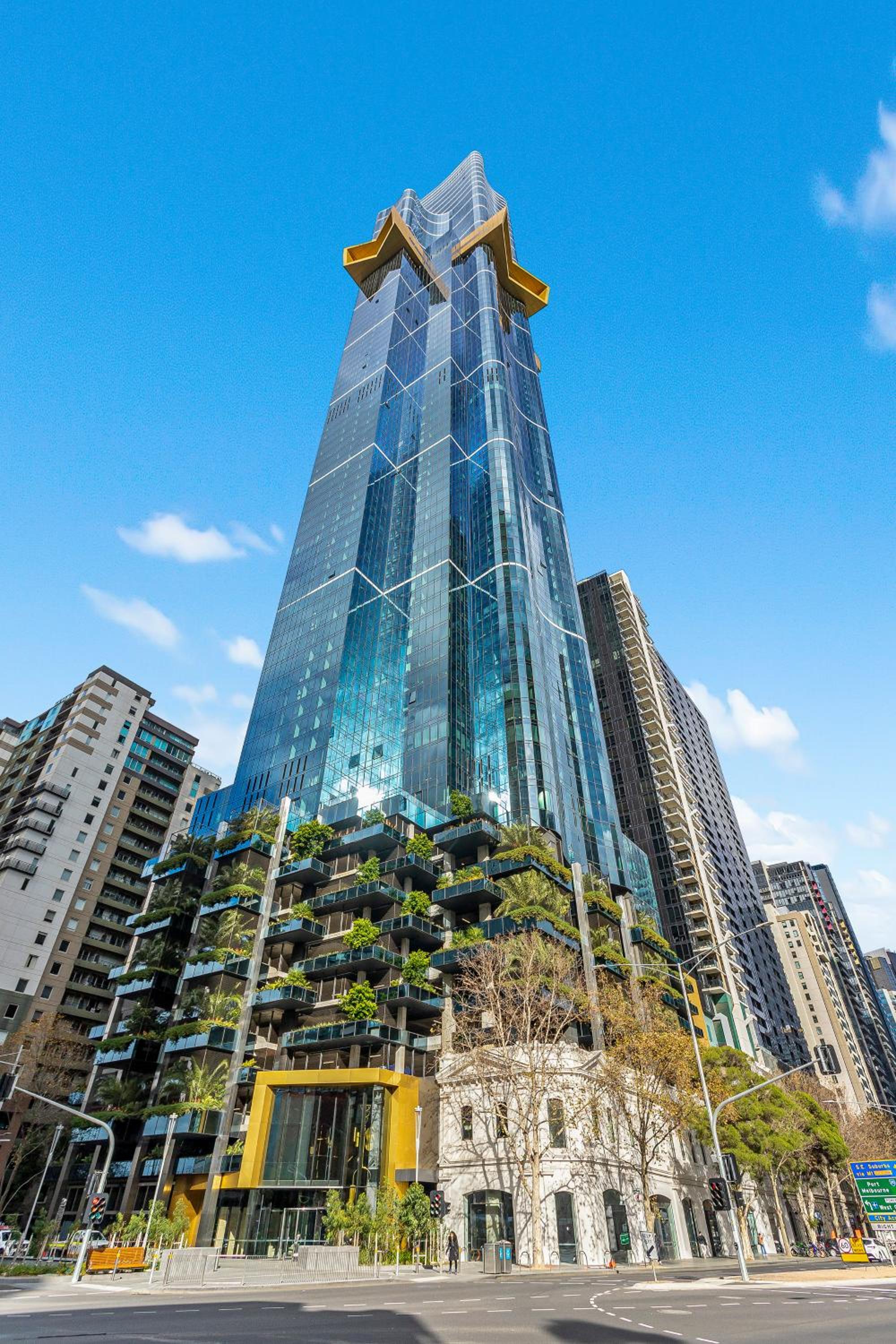 Aus108 - 1BR with breathtaking city views near crown walk to CBD