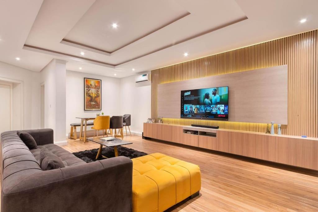 luxurious 4 bedroom duplex