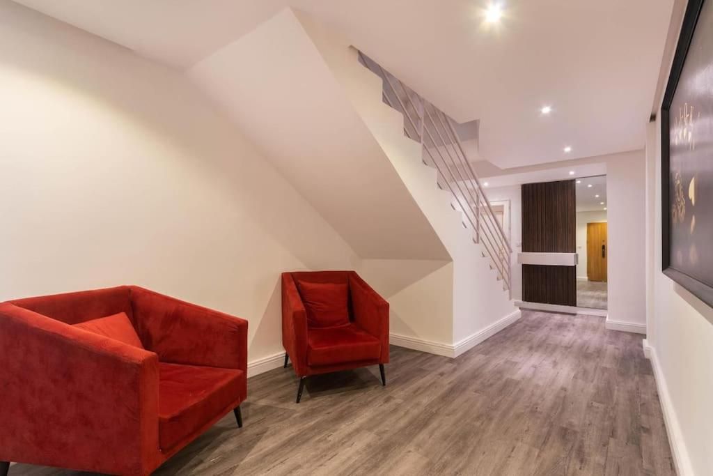 luxurious 4 bedroom duplex