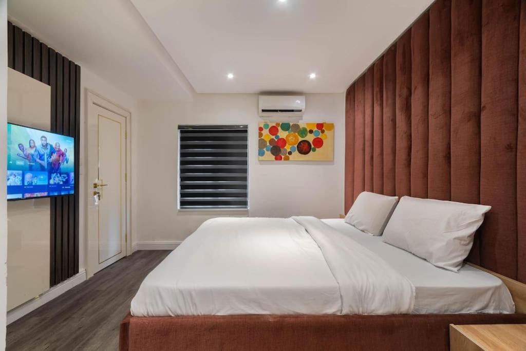 luxurious 4 bedroom duplex