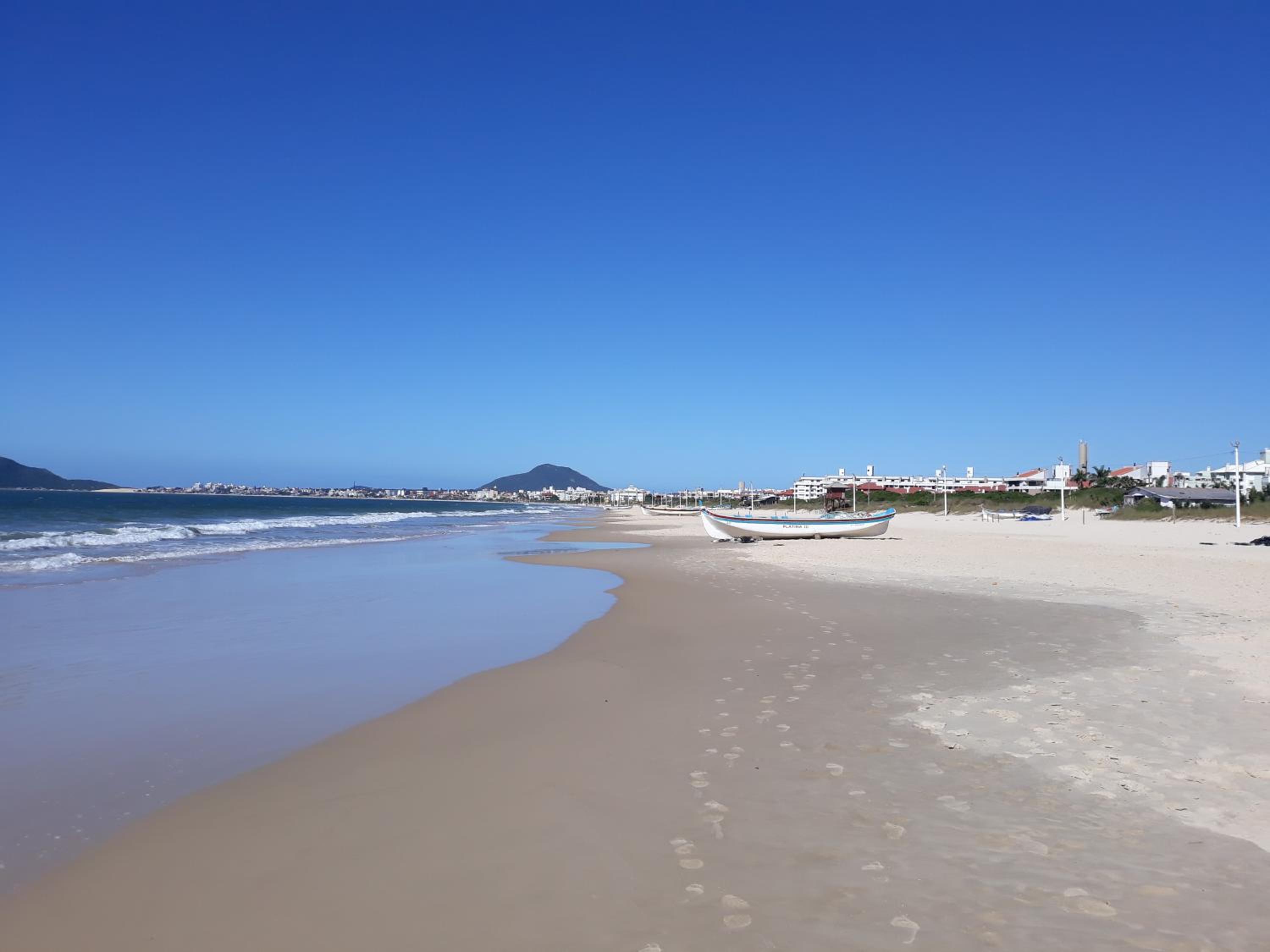 CONDOMÍNIO ENCANTADOR a 100 m PRAIA INGLESES NORTE