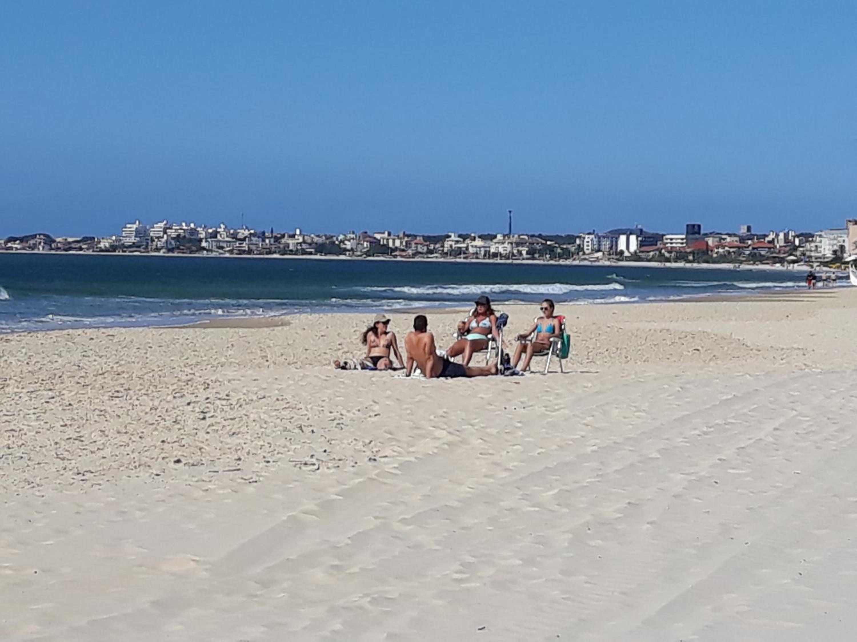 CONDOMÍNIO ENCANTADOR a 100 m PRAIA INGLESES NORTE