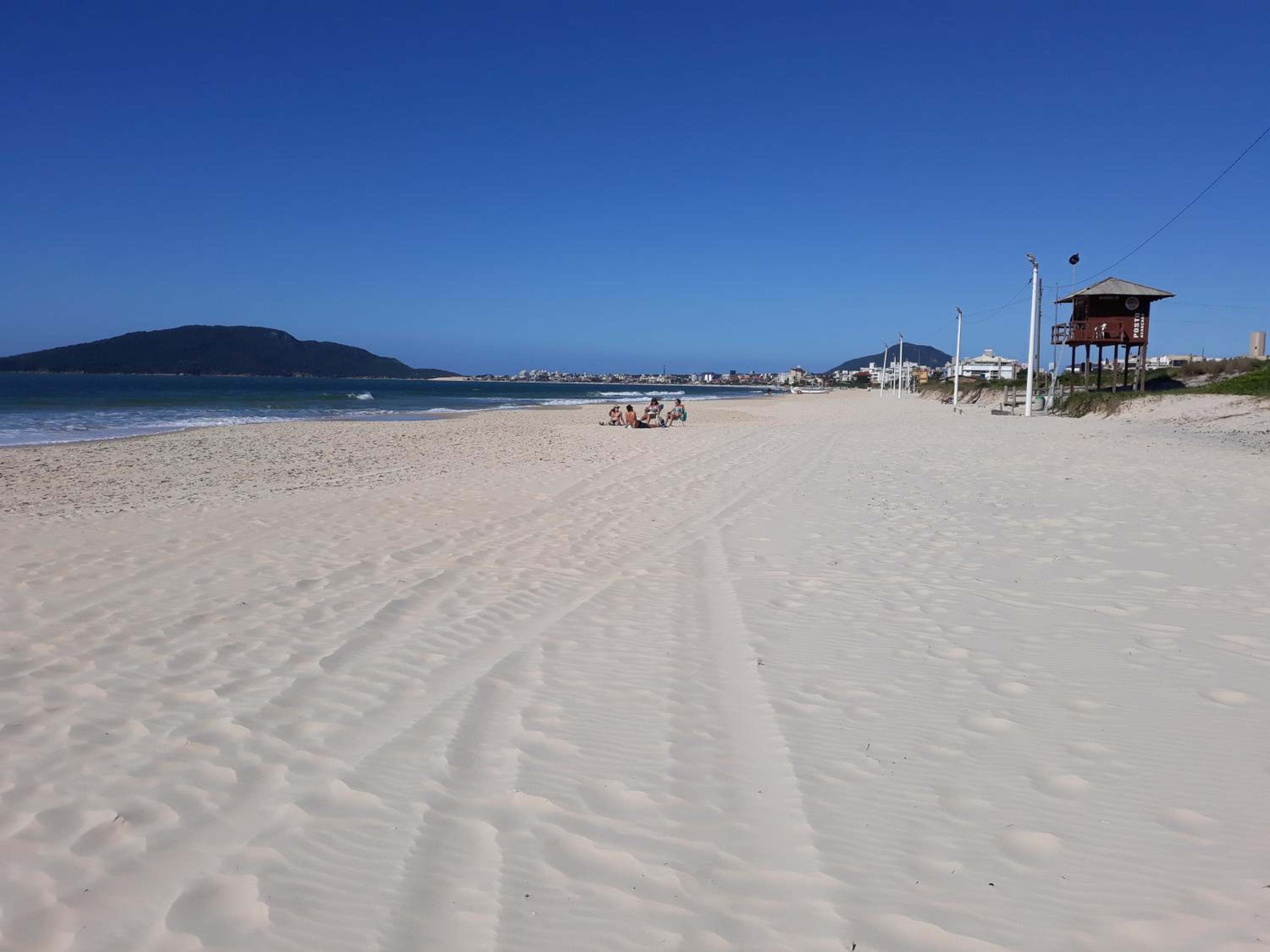 CONDOMÍNIO ENCANTADOR a 100 m PRAIA INGLESES NORTE