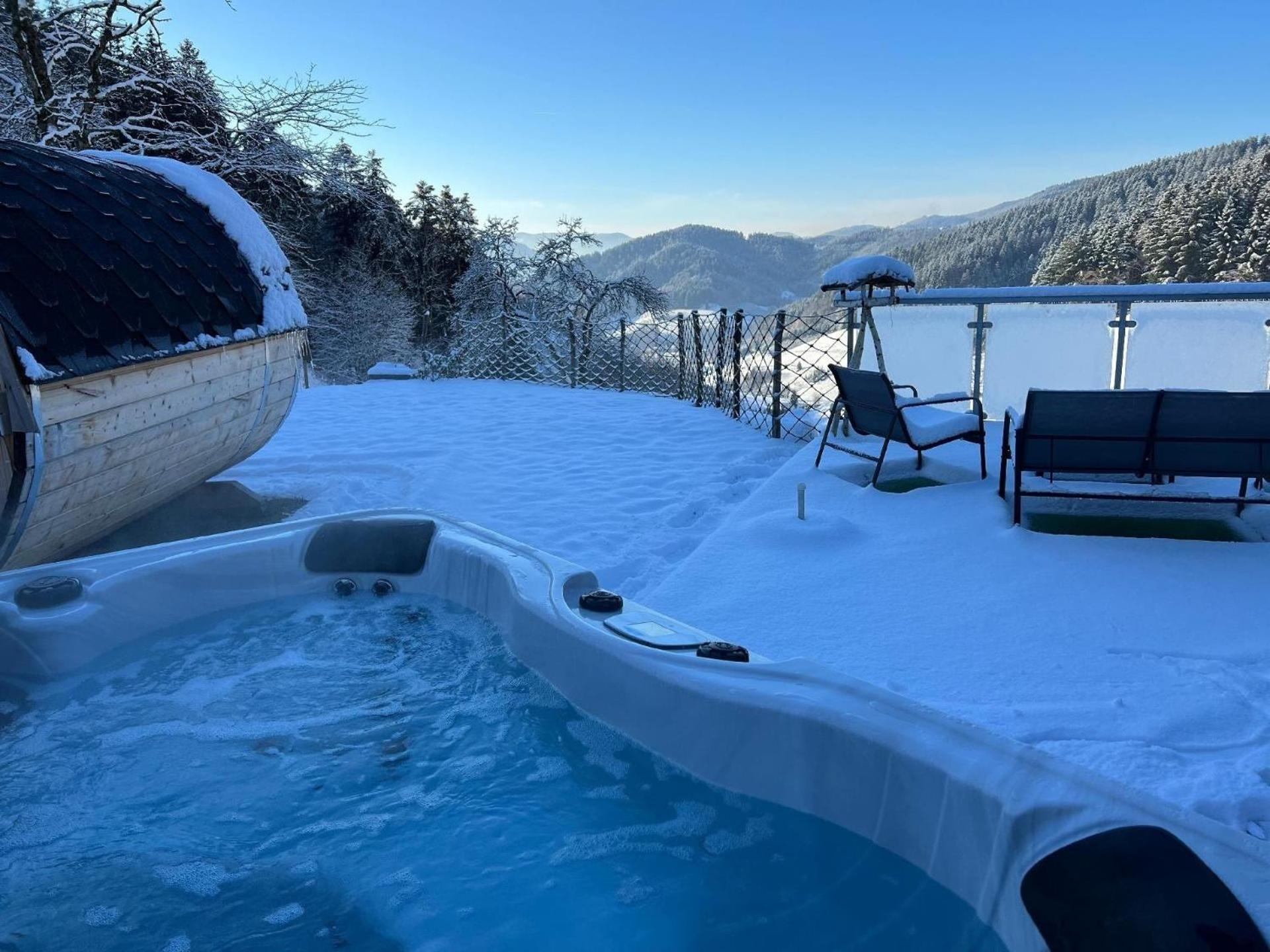 Haus Mit Whirlpool, Sauna Und Schwarzwaldblick