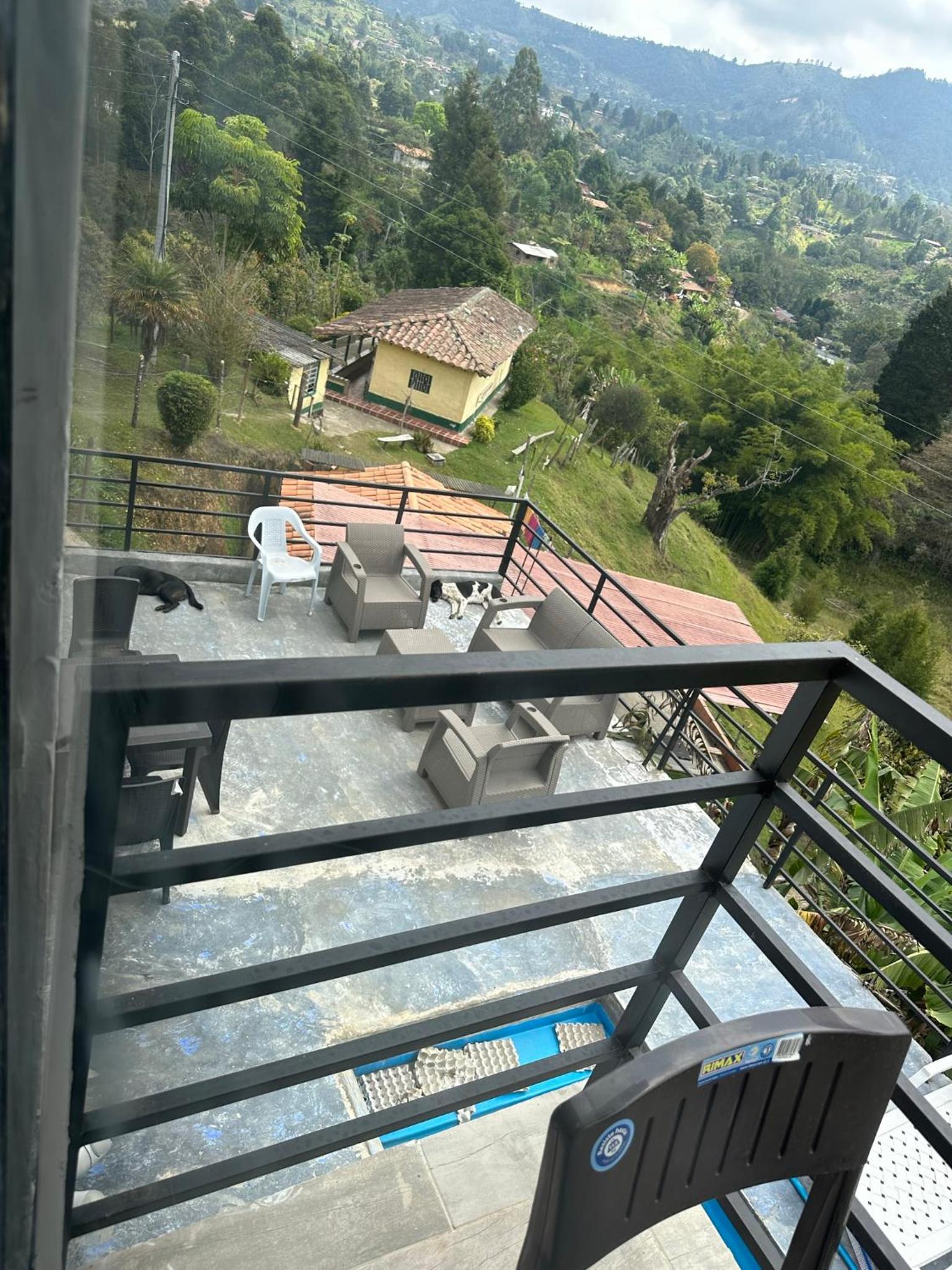 Casa con piscina Finca with Pool