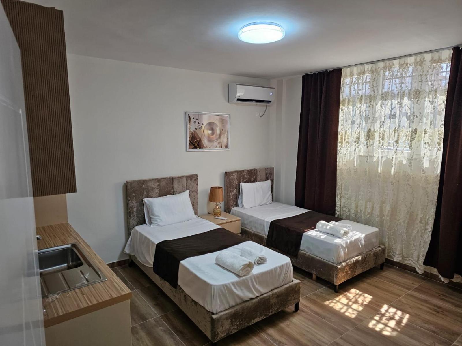 Cozy centrally located room for two 1, 10 min walk from city center