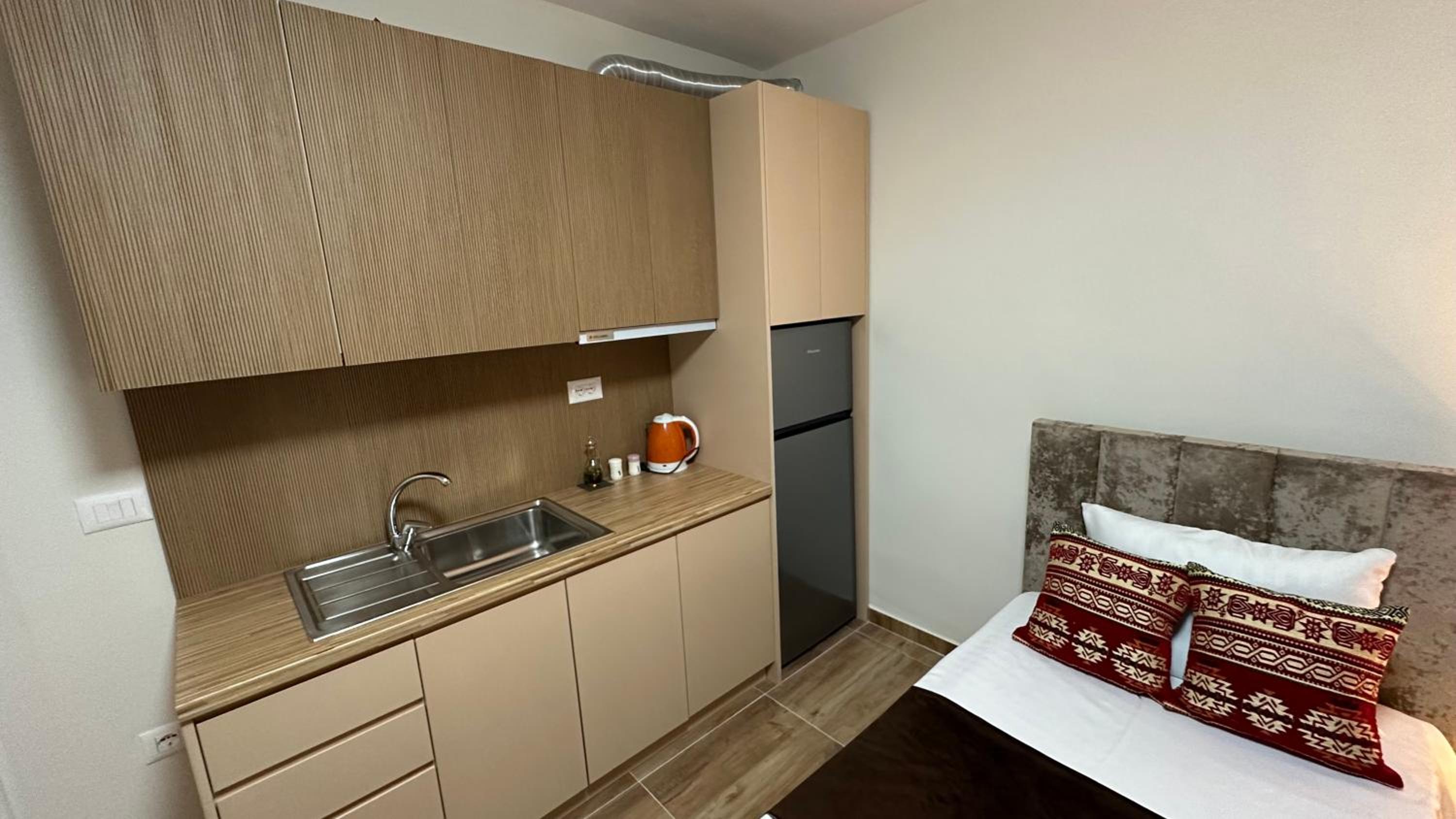 Cozy centrally located room for two 1, 10 min walk from city center