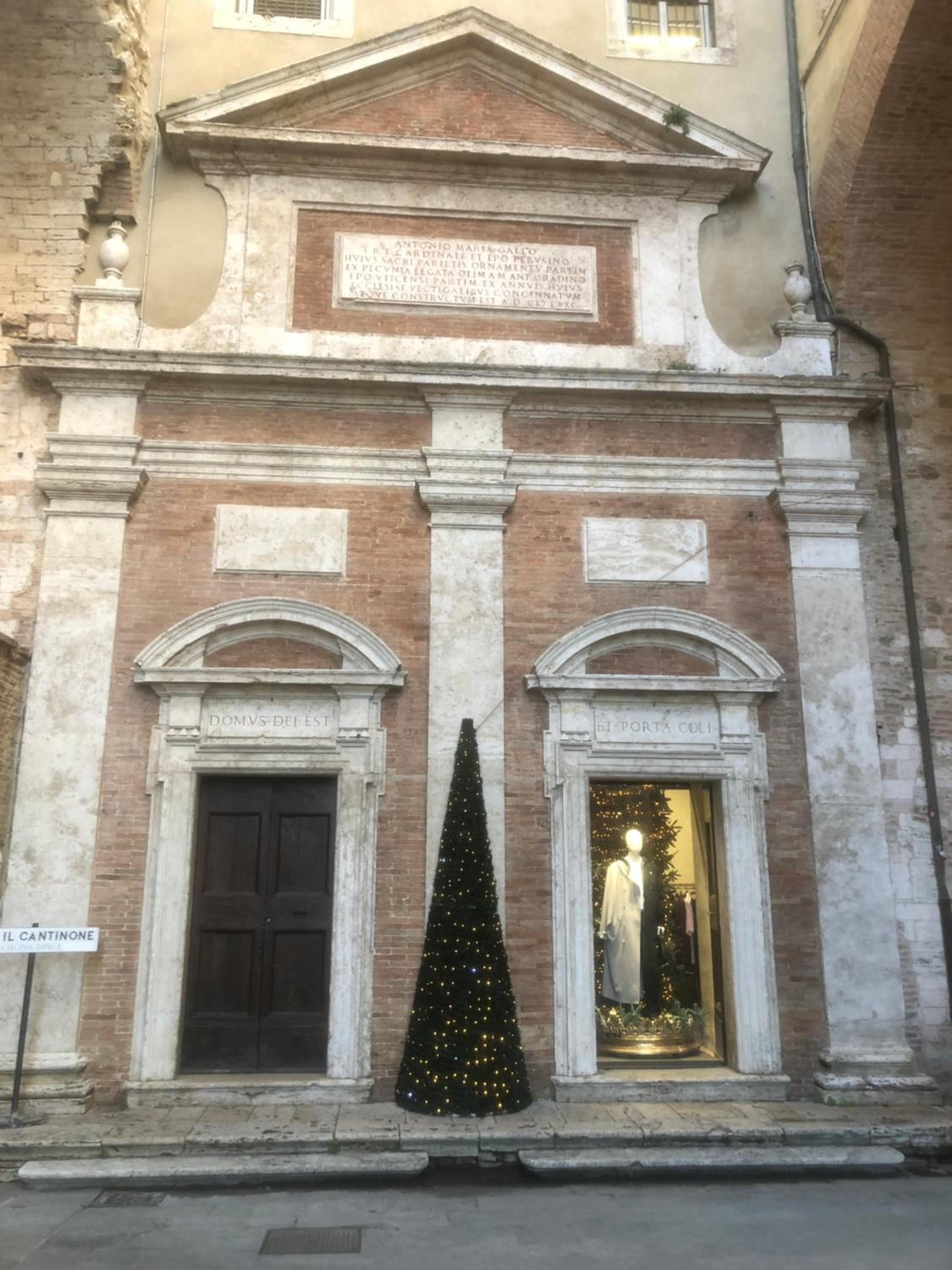 Lovely apartment in the heart of Perugia view 4