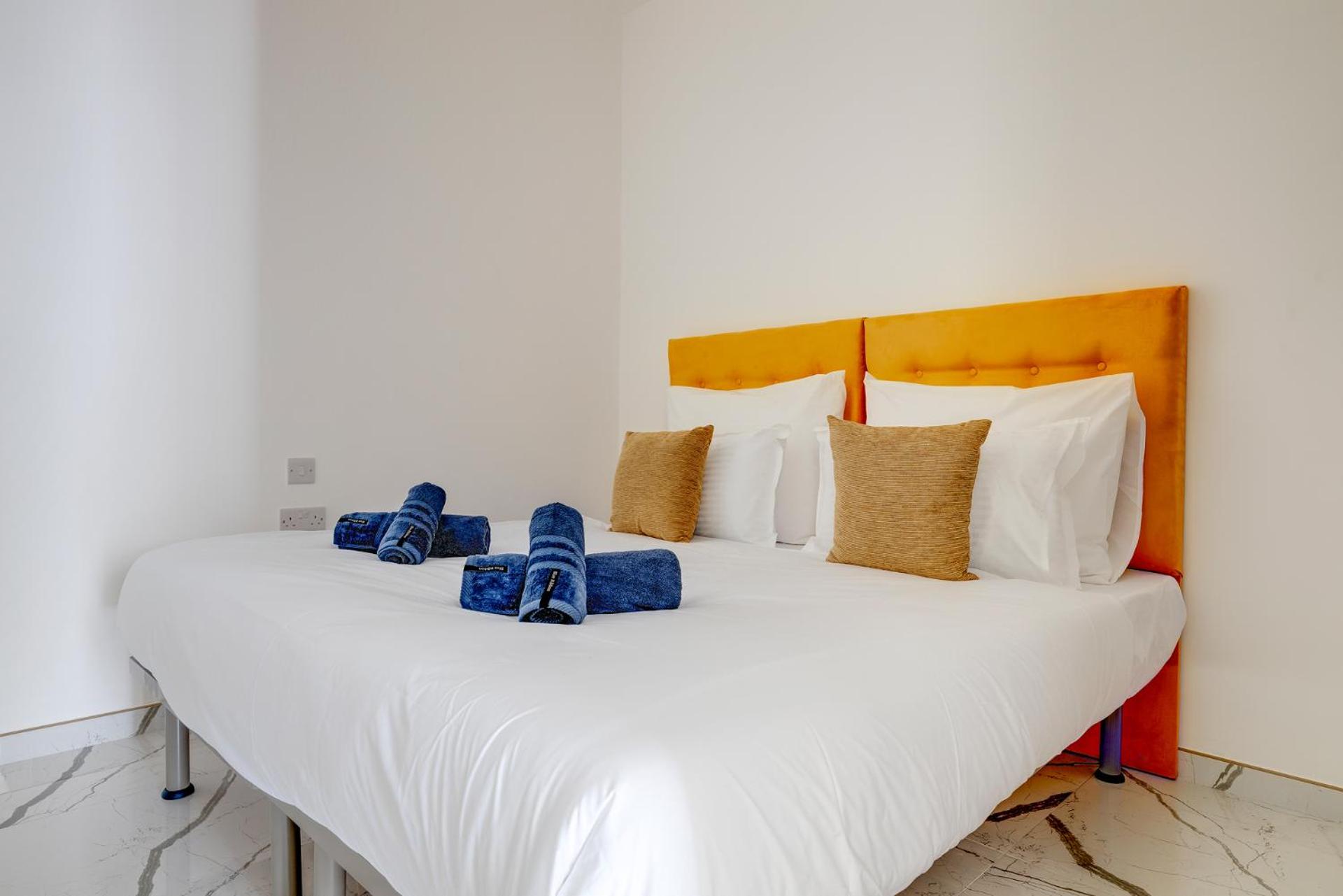 Chic Apartment Stays by Buena Vista view 4