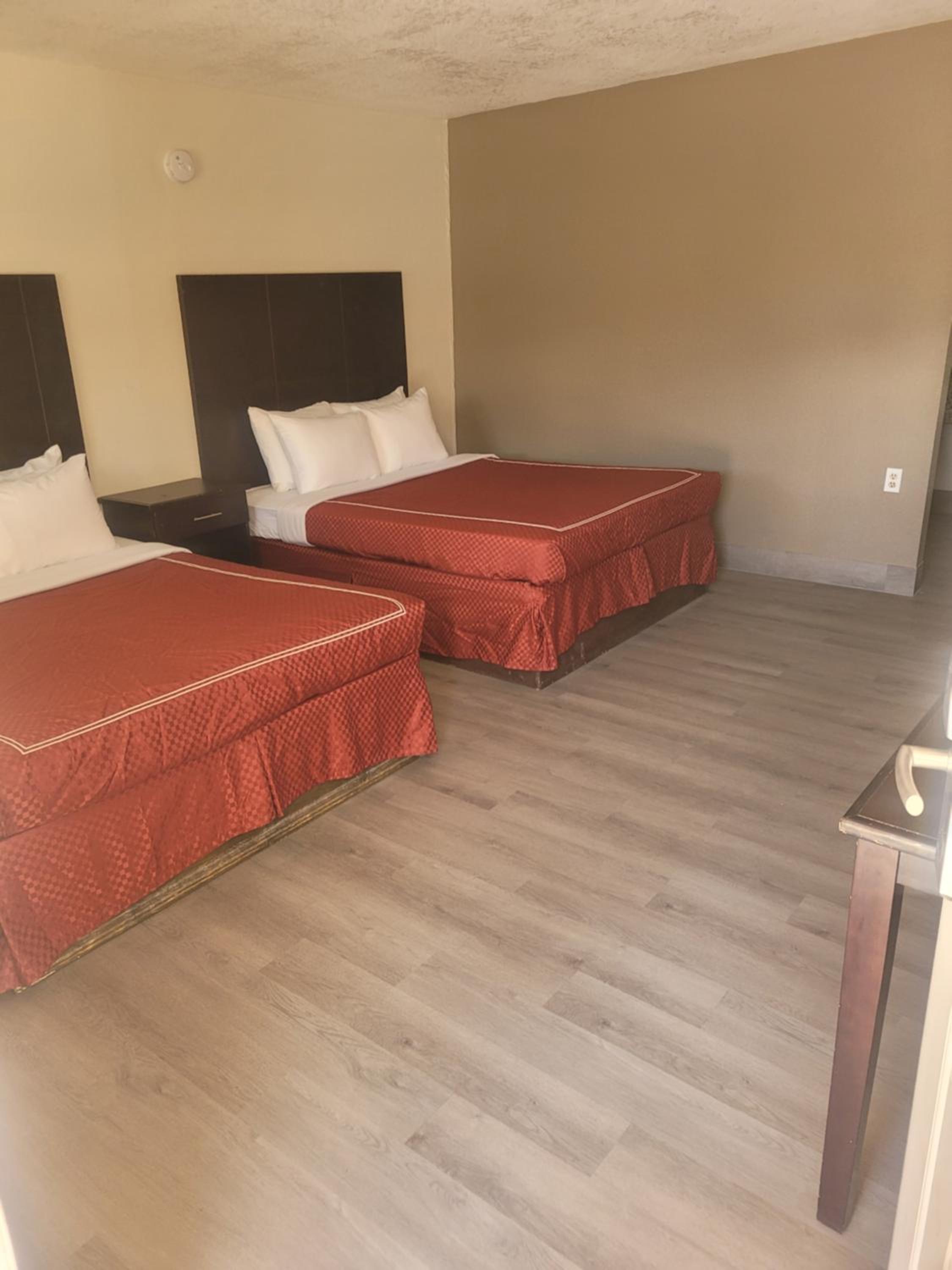 Las Vegas Vacations - Econo Lodge Las Vegas - Property Image 2