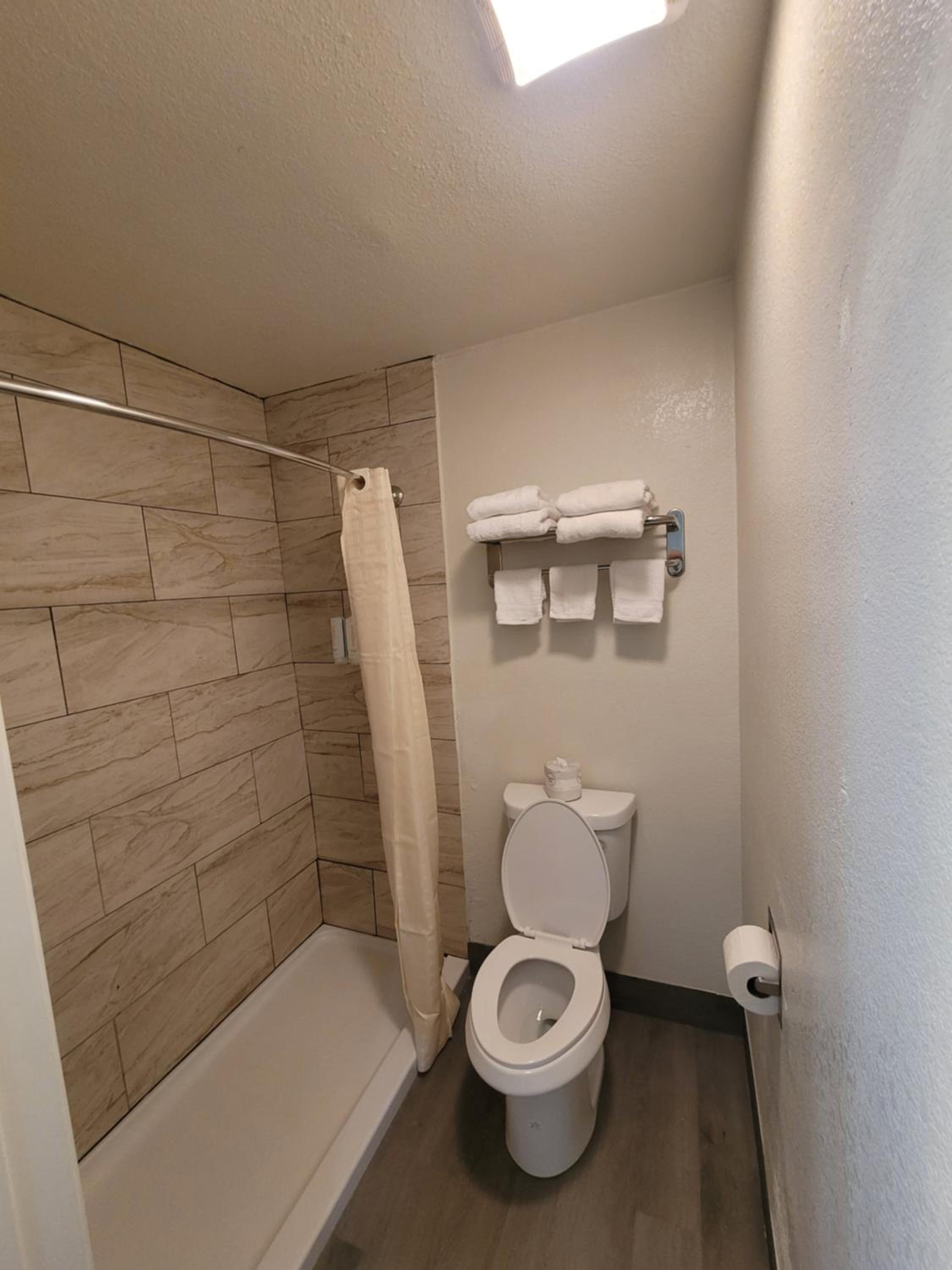 Las Vegas Vacations - Econo Lodge Las Vegas - Property Image 1