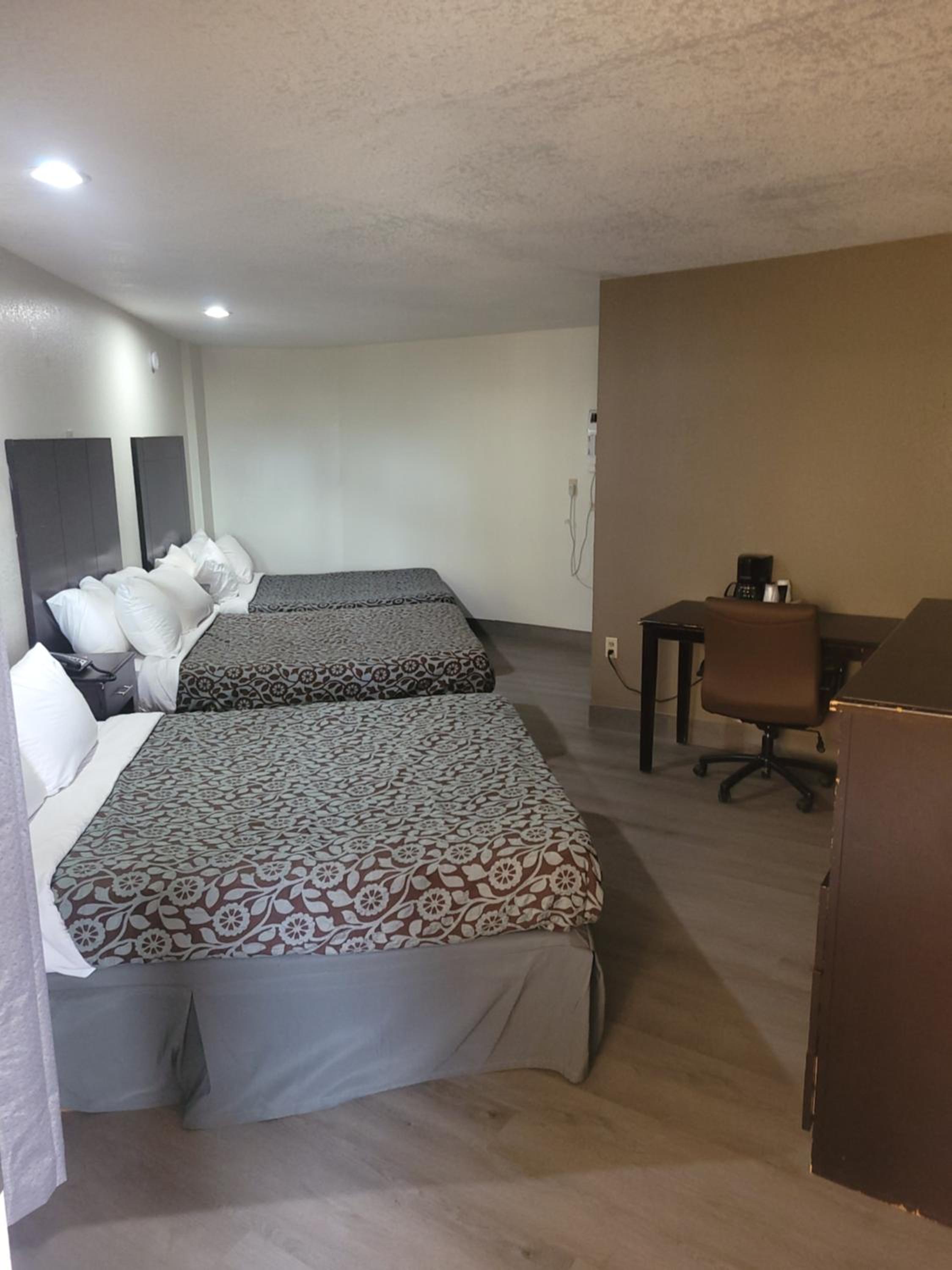 Las Vegas Vacations - Econo Lodge Las Vegas - Property Image 3