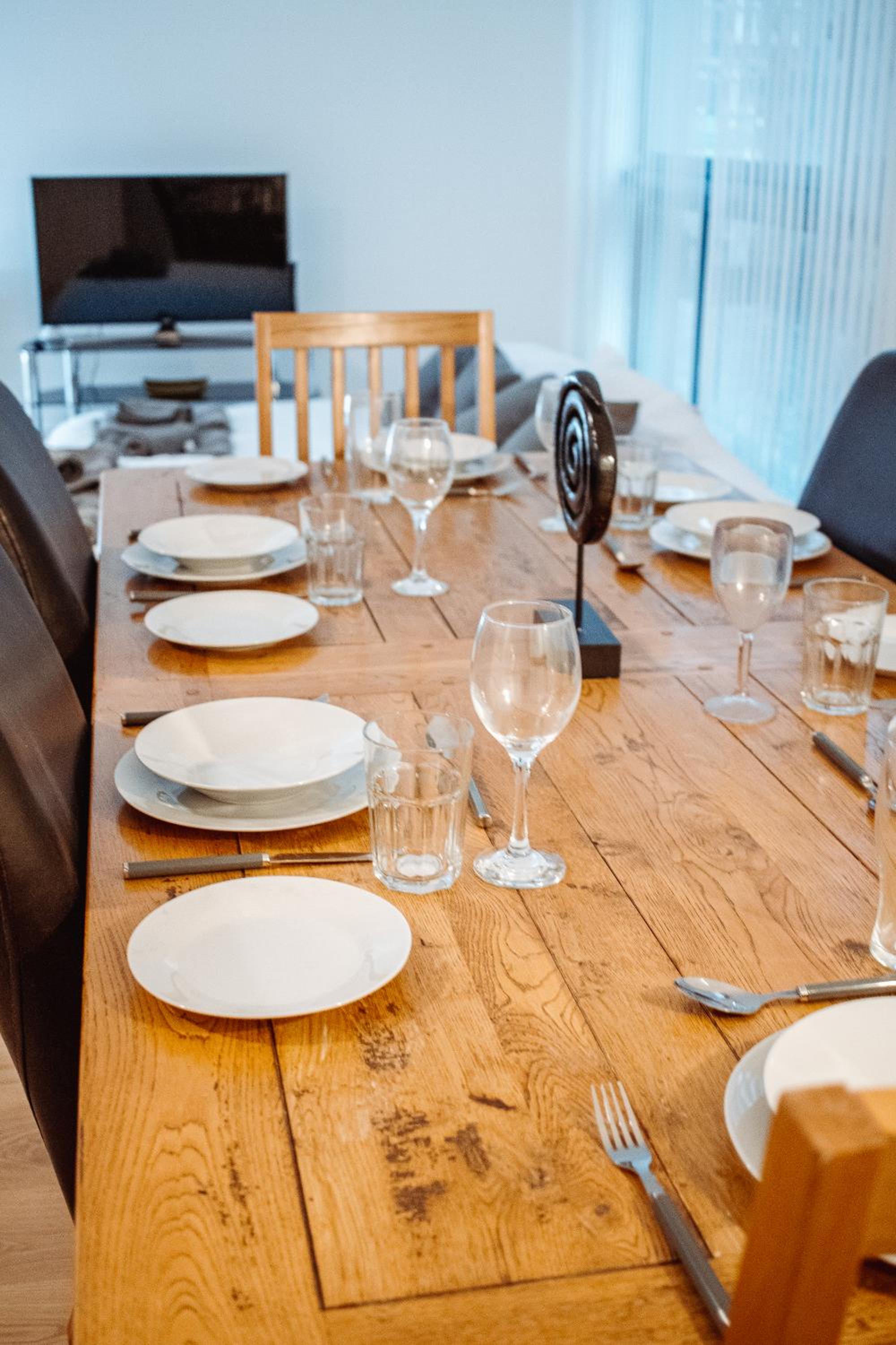 Central & Spacious, Sleeps 8, Perfect for Groups