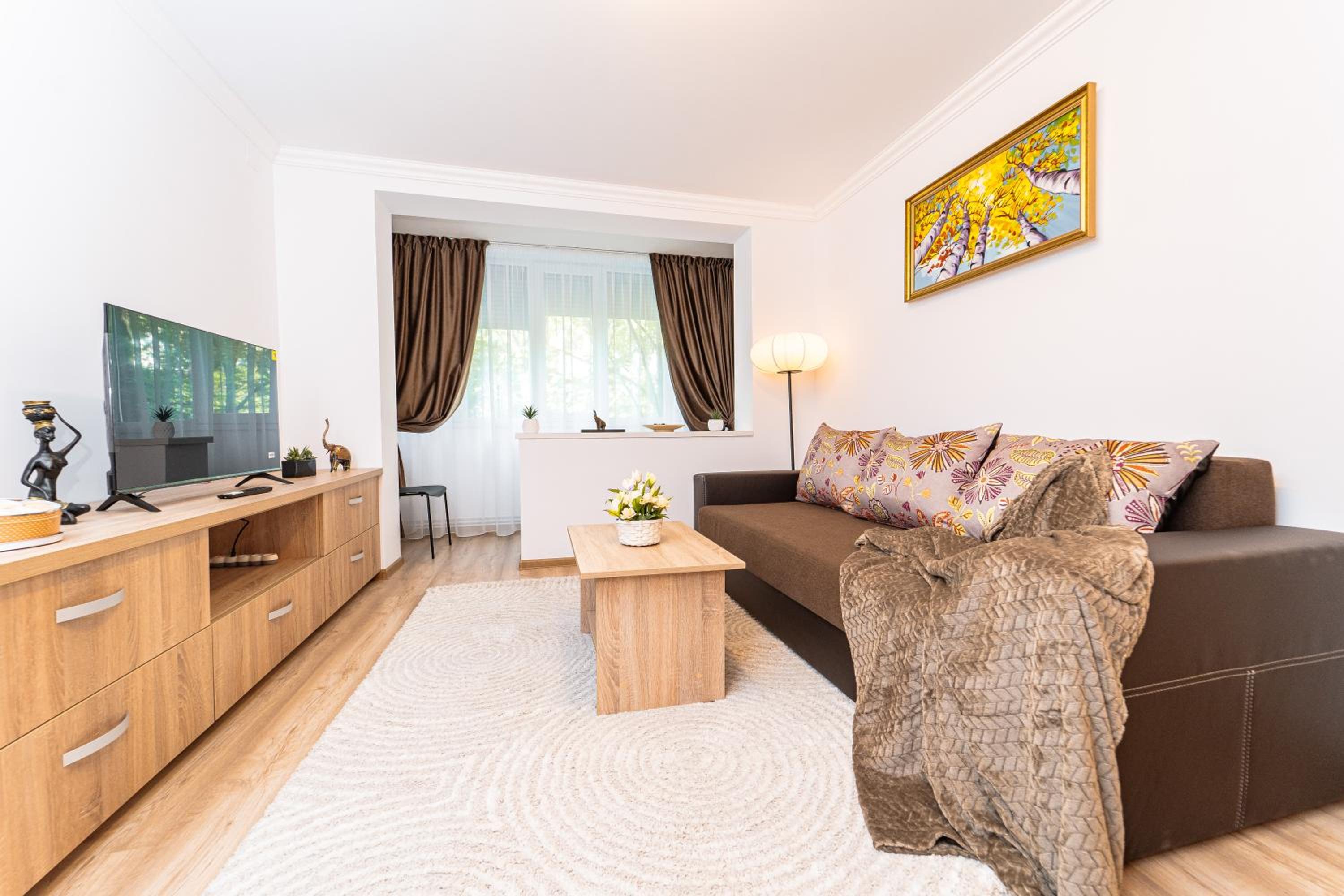 Cozy Central CHR apartment - By OpenHouse view 2