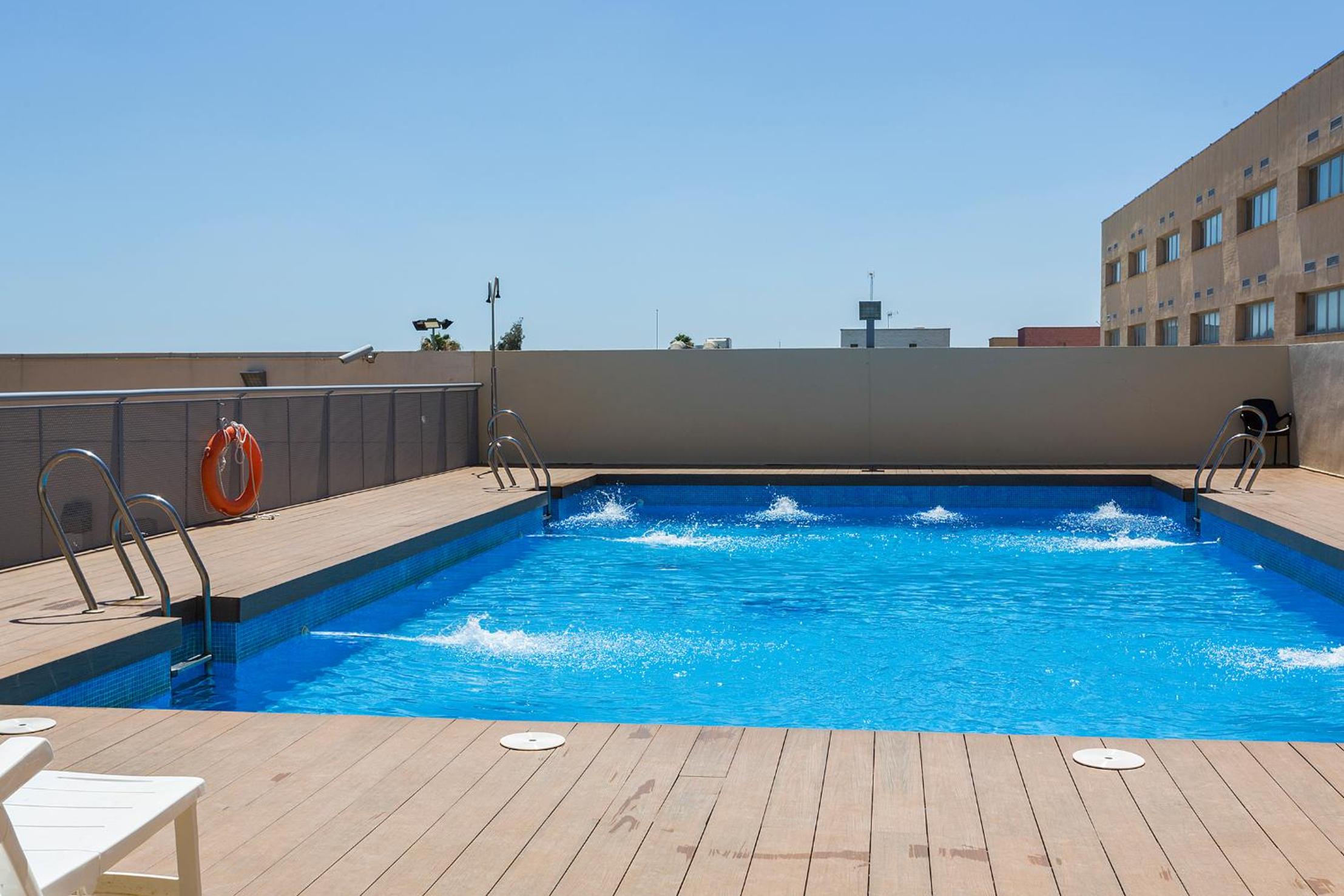 Áticos Lux Sevilla Piscina Parking