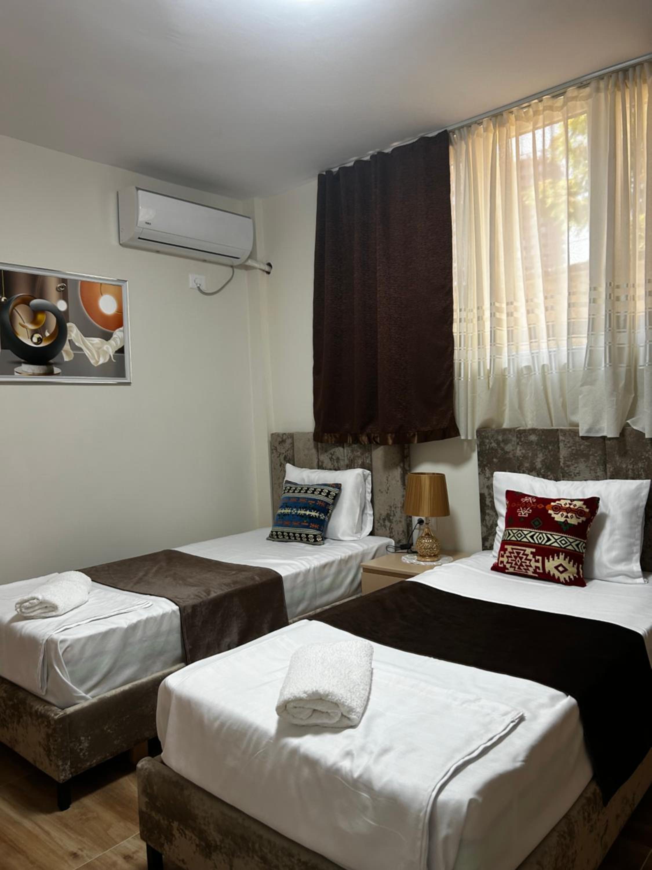 Cozy centrally located room for two 2, 10 min walk from city center