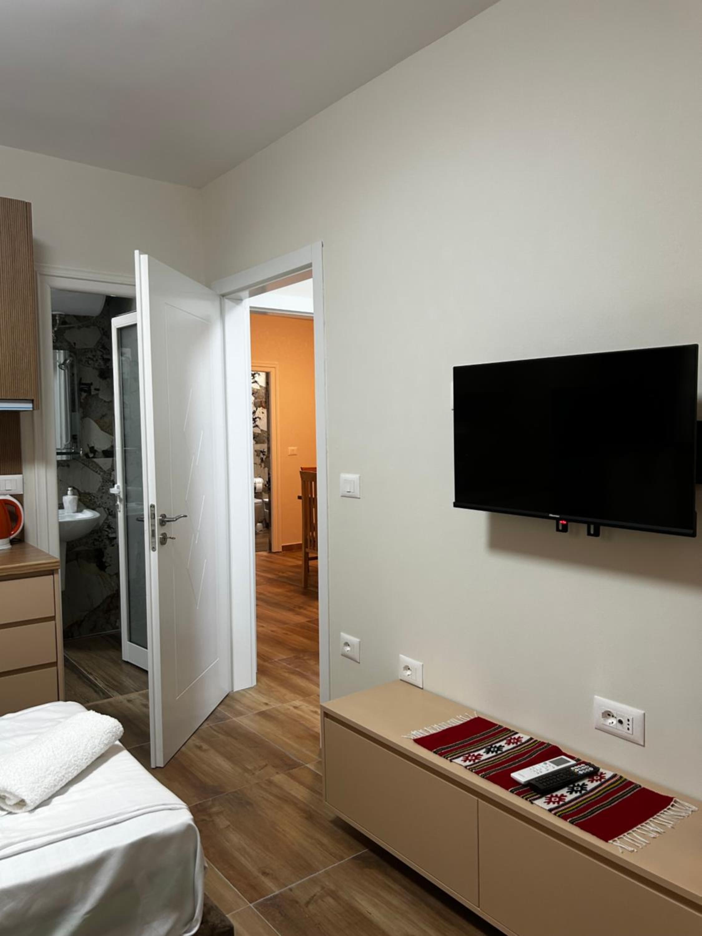 Cozy centrally located room for two 2, 10 min walk from city center