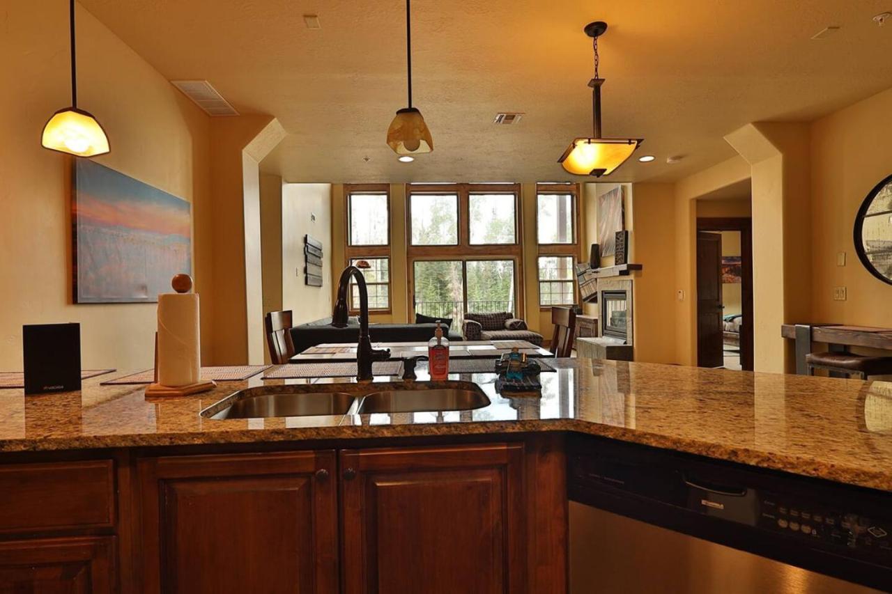 Heavenly Bear Luxury Condo at Brianhead view 4