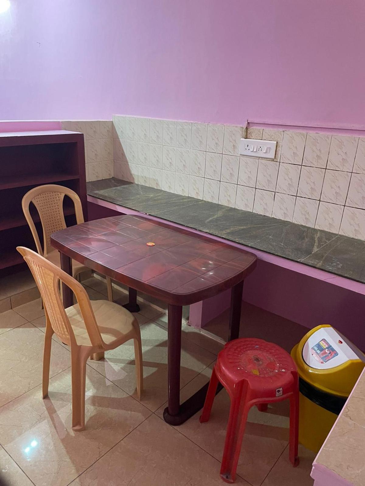 Le suresh home stay