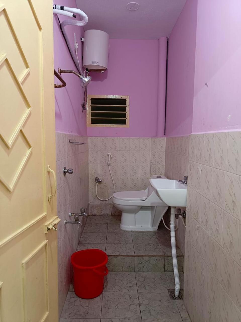 Le suresh home stay