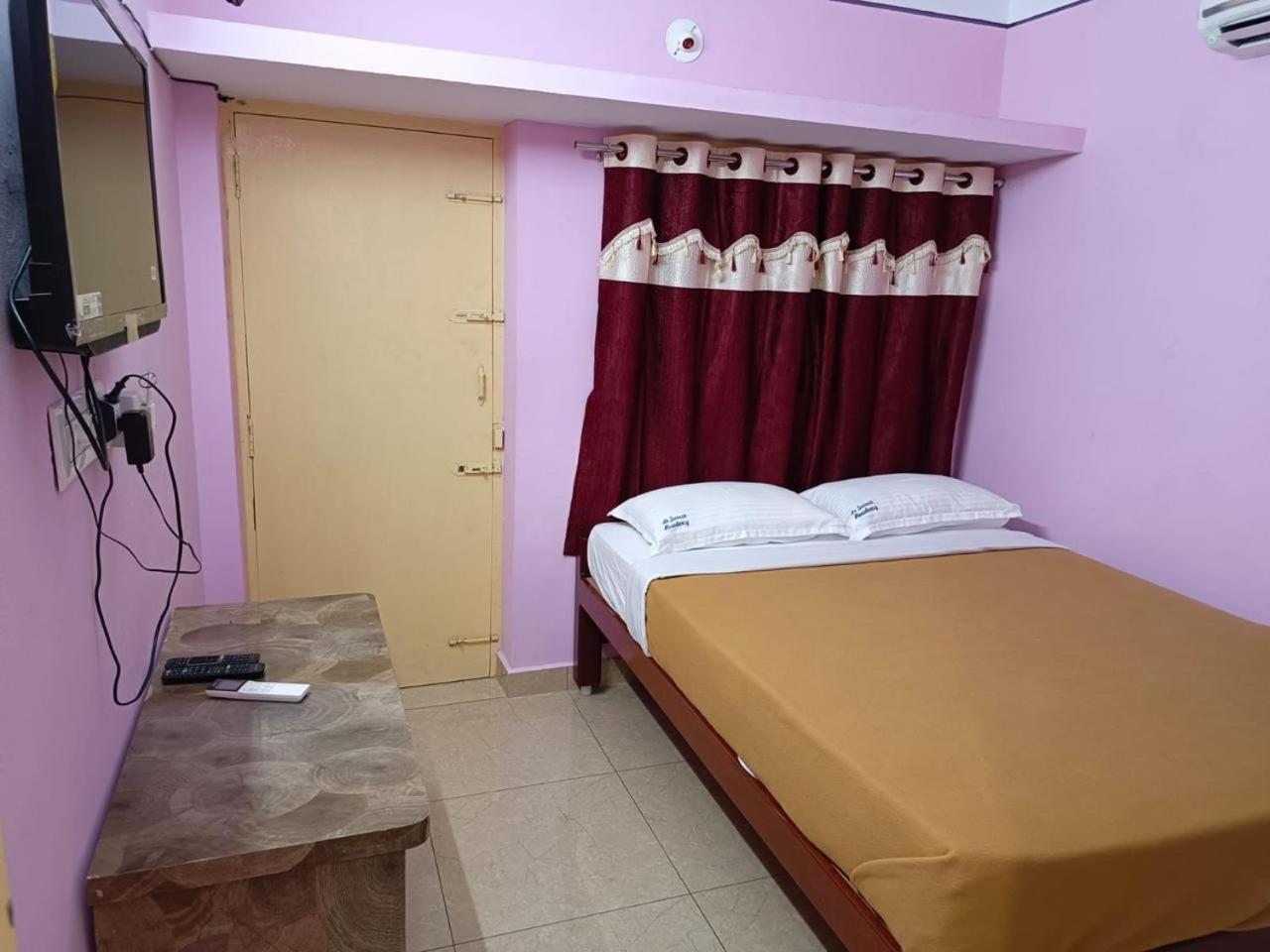 Le suresh home stay