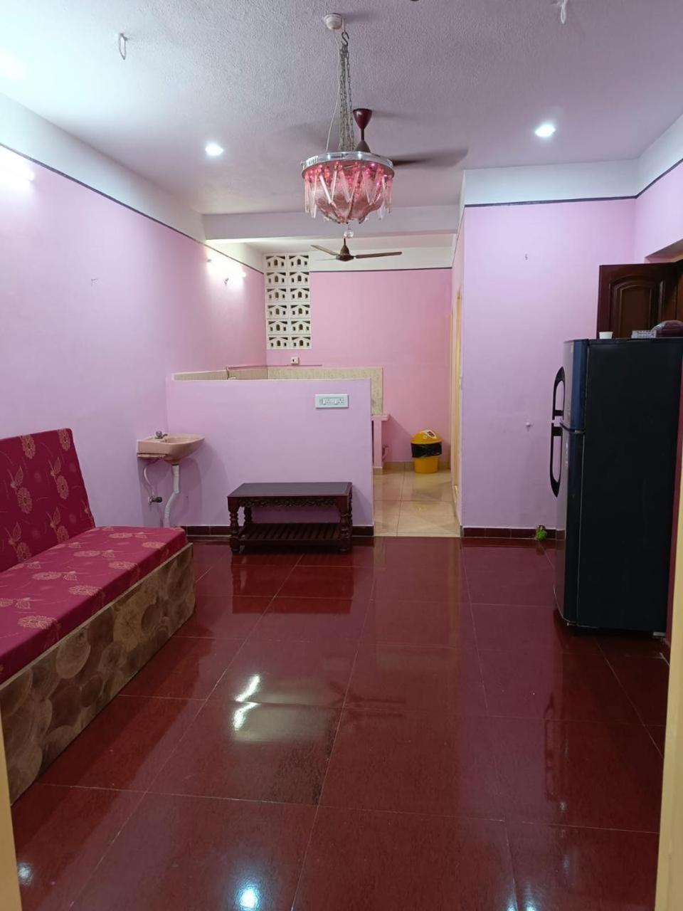 Le suresh home stay