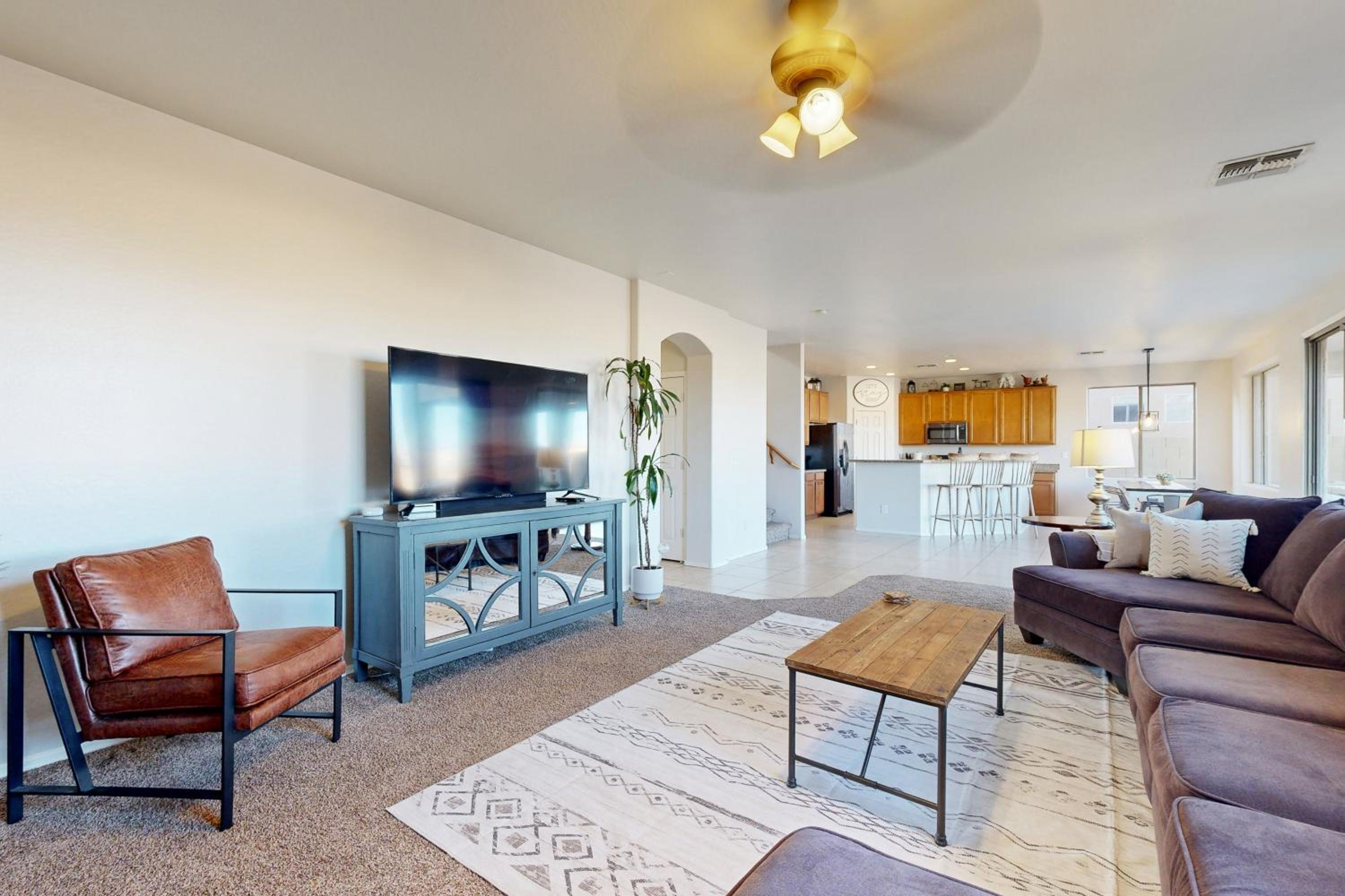 Hot Tub and Game Room Poolside Paradise in Phoenix!