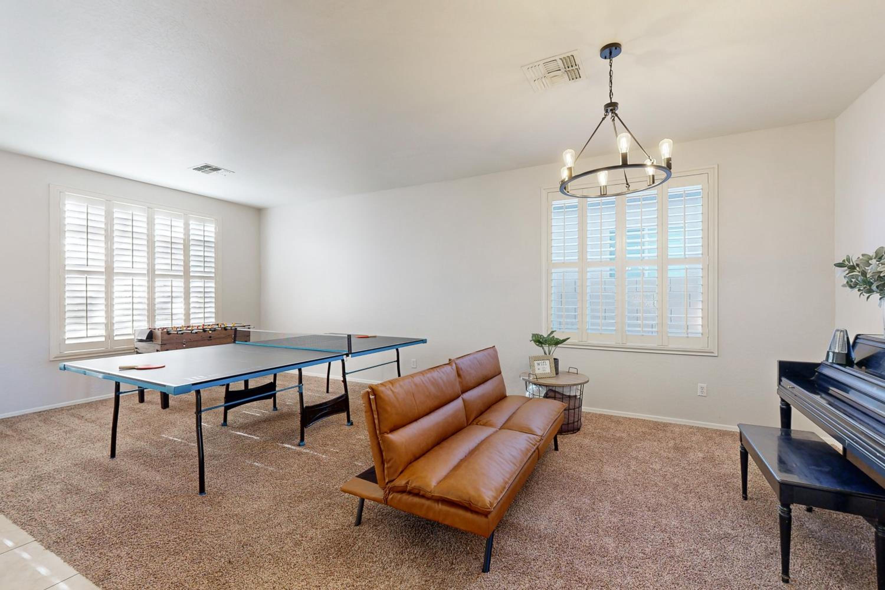 Hot Tub and Game Room Poolside Paradise in Phoenix!