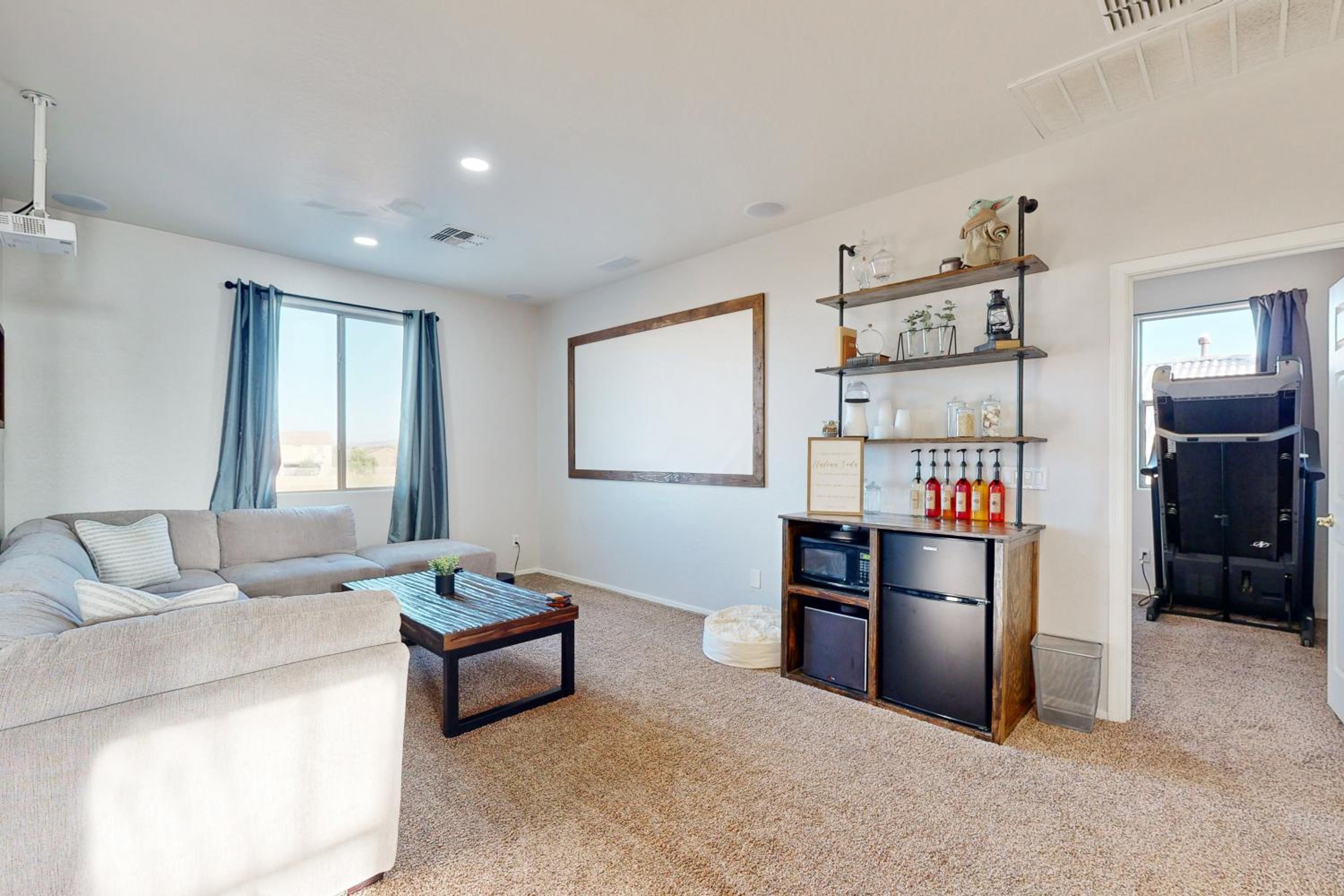 Hot Tub and Game Room Poolside Paradise in Phoenix!
