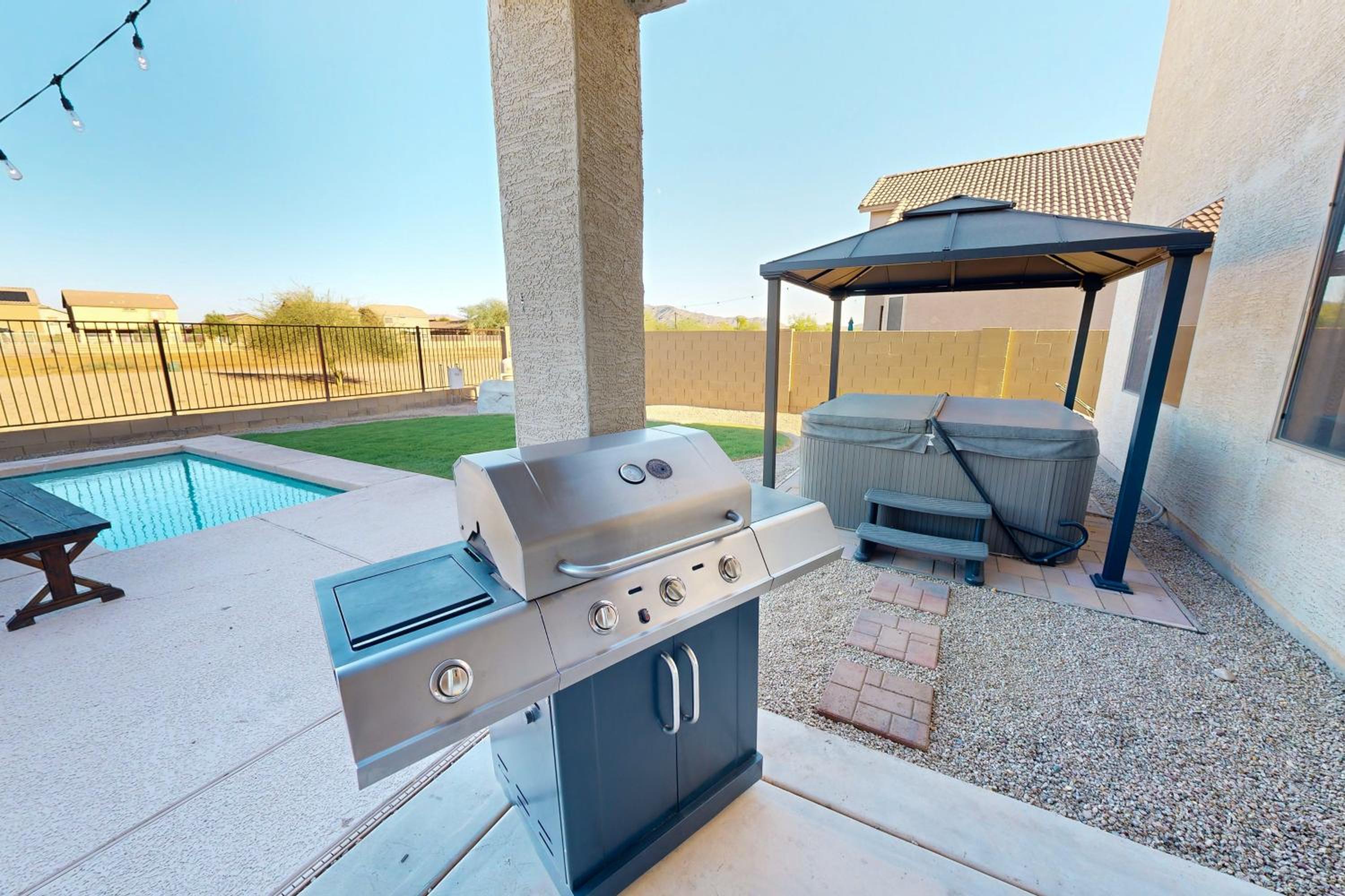 Hot Tub and Game Room Poolside Paradise in Phoenix!