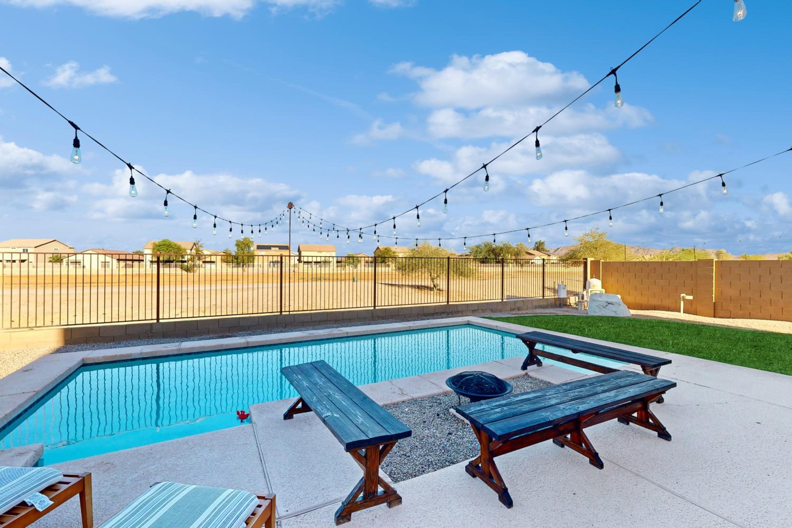 Hot Tub and Game Room Poolside Paradise in Phoenix!