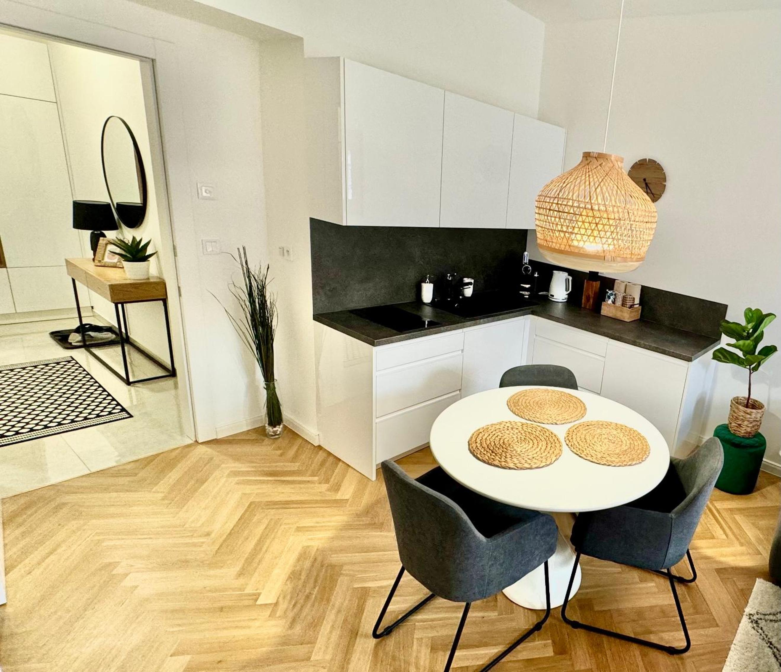 ESMOA apartments - Ovenecká, Praha 7 - plně vybaven