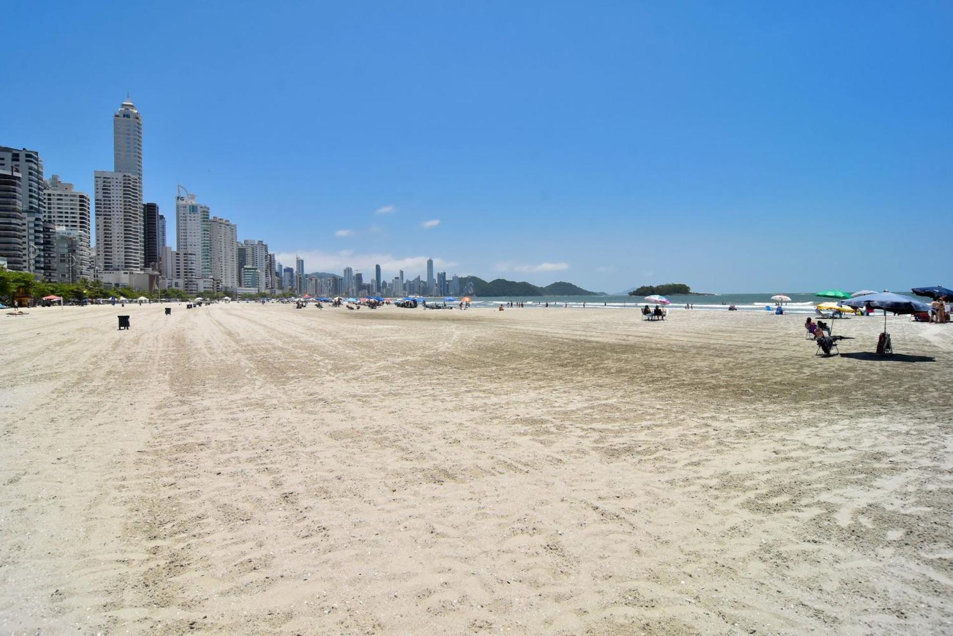Ótima localização, Apto NOVO no Bay Village KQ8551