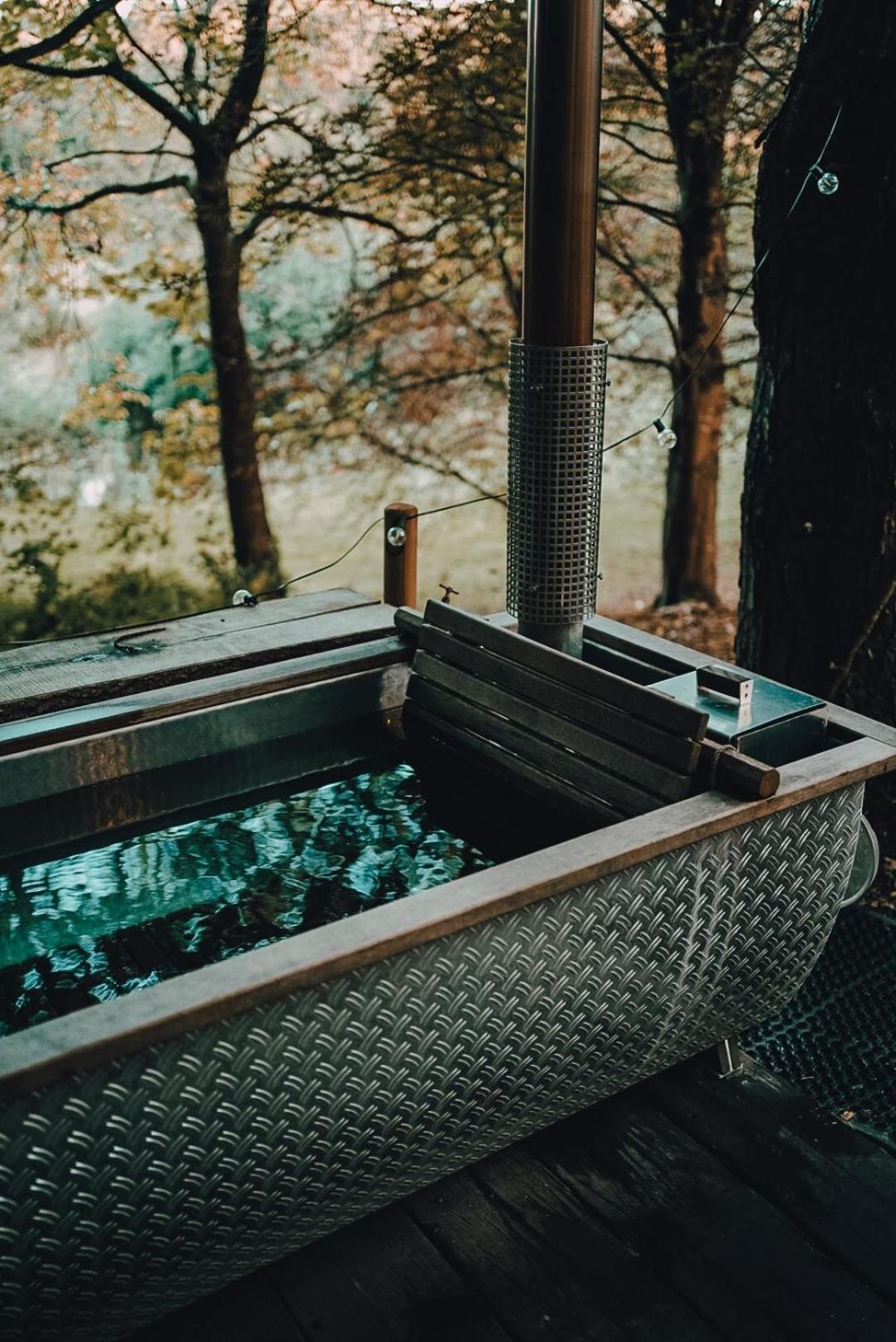 Hotel Somerset Shepherds Huts - Image 1