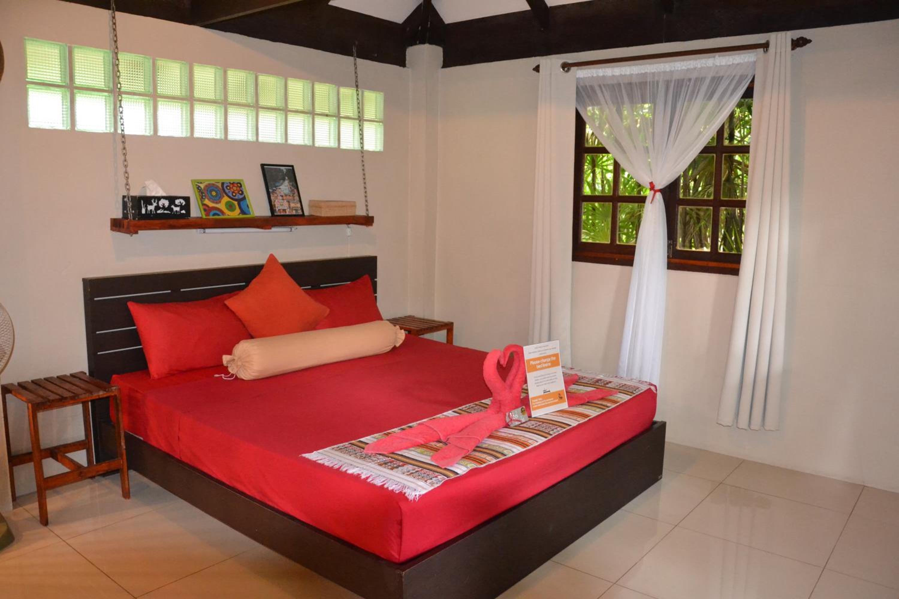Red Moon Hideaway