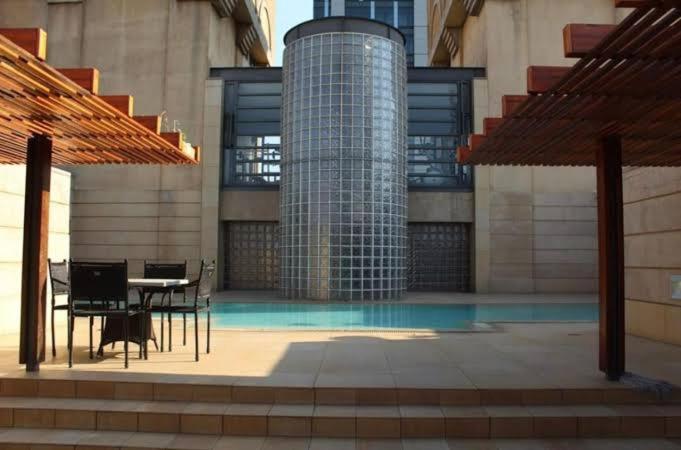 Sandton City - Nelson Mandela - Conference