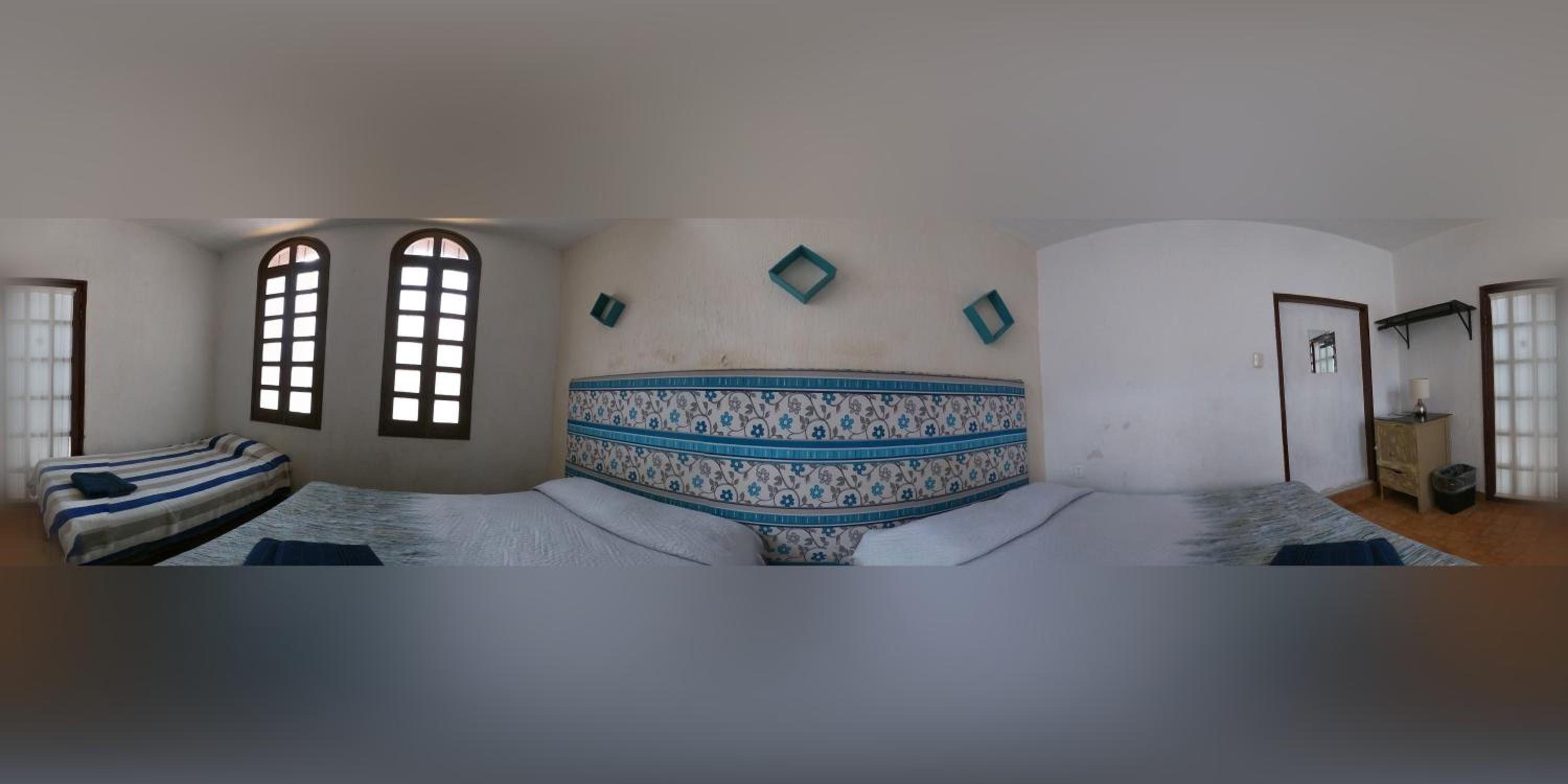 Casona Luciérnaga-Casa de Huéspedes Centro de León, Poliforum