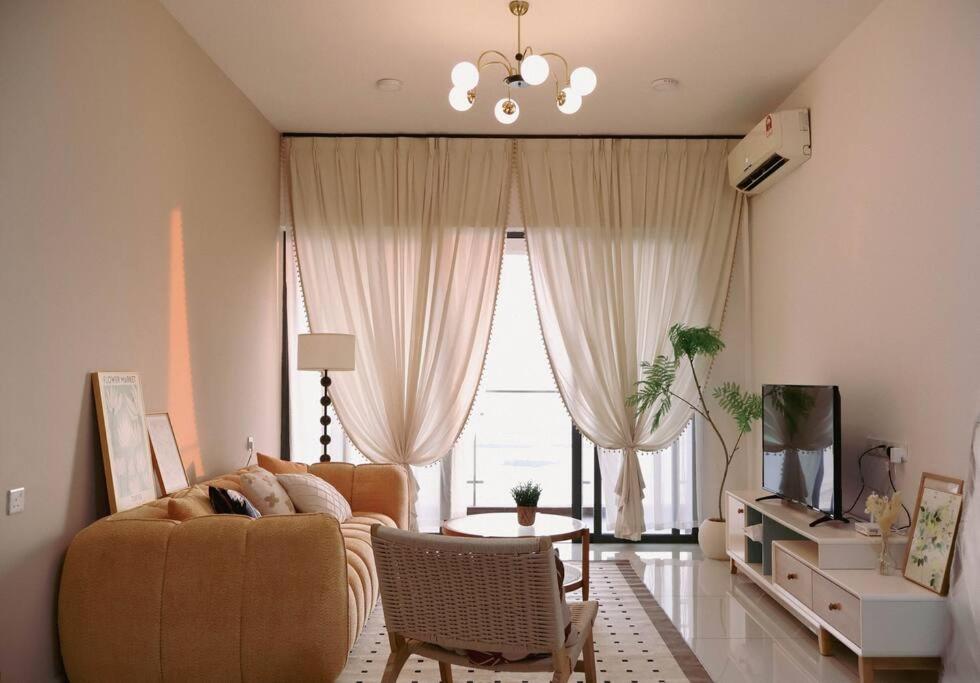 Country Garden Danga Bay,Full Seaview, 6-8pax, Netflix