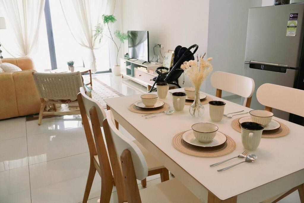 Country Garden Danga Bay,Full Seaview, 6-8pax, Netflix