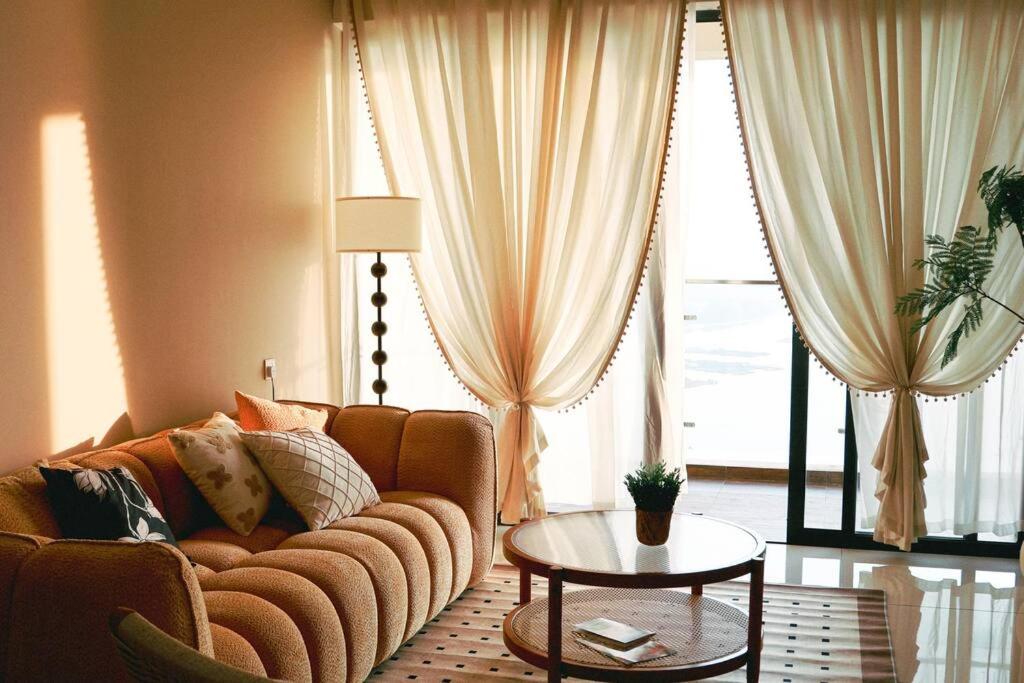 Country Garden Danga Bay,Full Seaview, 6-8pax, Netflix