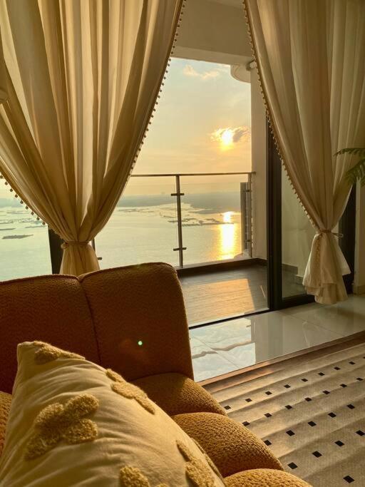 Country Garden Danga Bay,Full Seaview, 6-8pax, Netflix
